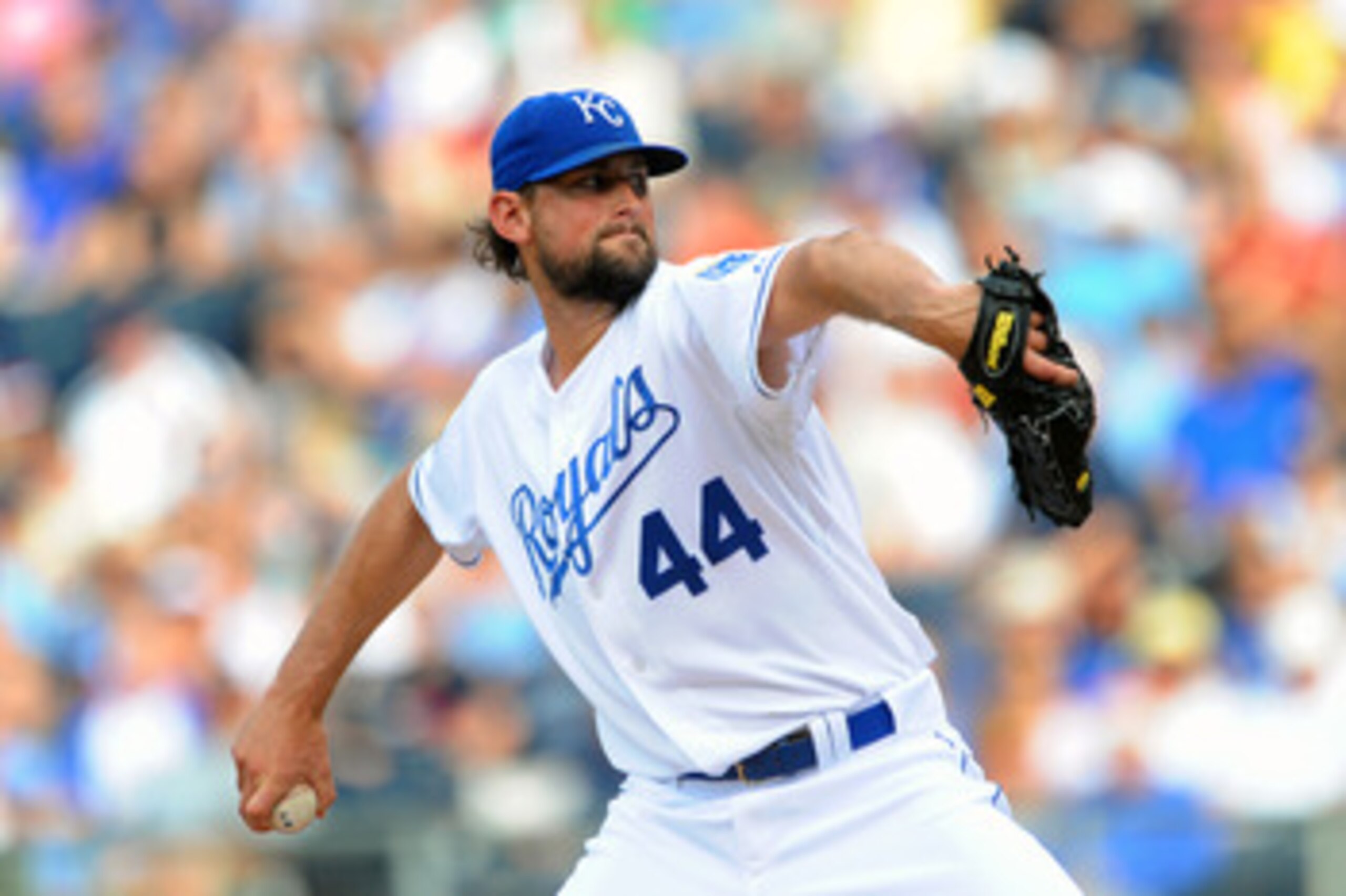 KANSAS CITY, MO - JUNE 4:  Starting pitcher Luke Hochevar #44 of the Kansas City Royals throws a pitch against the Minnesota Twins at Kauffman Stadium on June 4, 2011 in Kansas City, Missouri. (Photo by G. Newman Lowrance/Getty Images)