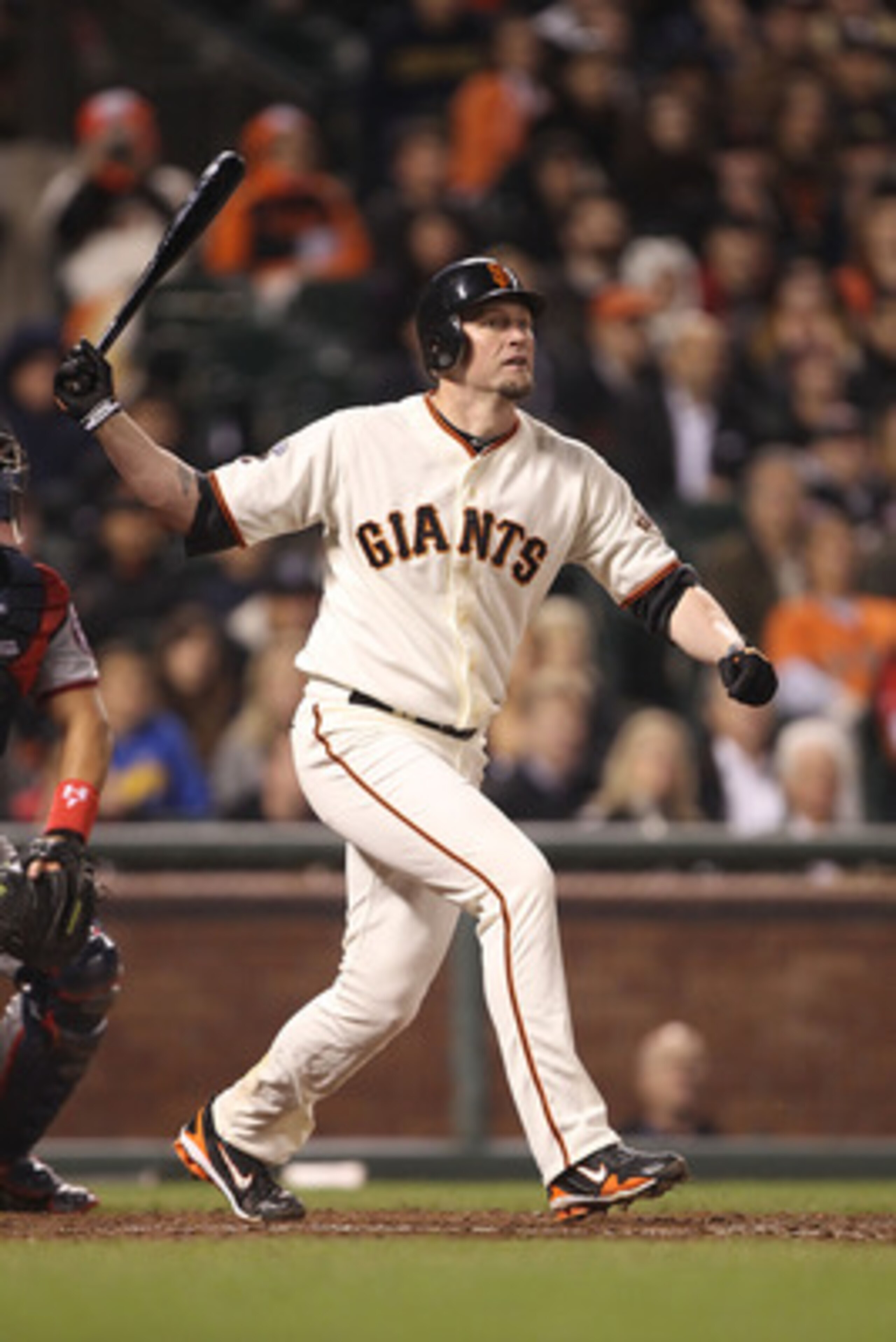 SAN FRANCISCO, CA - JUNE 06:  Aubrey Huff #17 of the San Francisco Giants hits a two-run single in the eighth inning against the Washington Nationals during an MLB game at AT&T Park on June 6, 2011 in San Francisco, California.  (Photo by Jed Jacobsohn/Ge