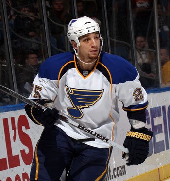 UNIONDALE, NY - MARCH 05:  Chris Stewart #25 of the St. Louis Blues skates against the New York Islanders at the Nassau Coliseum on March 5, 2011 in Uniondale, New York.  (Photo by Bruce Bennett/Getty Images)