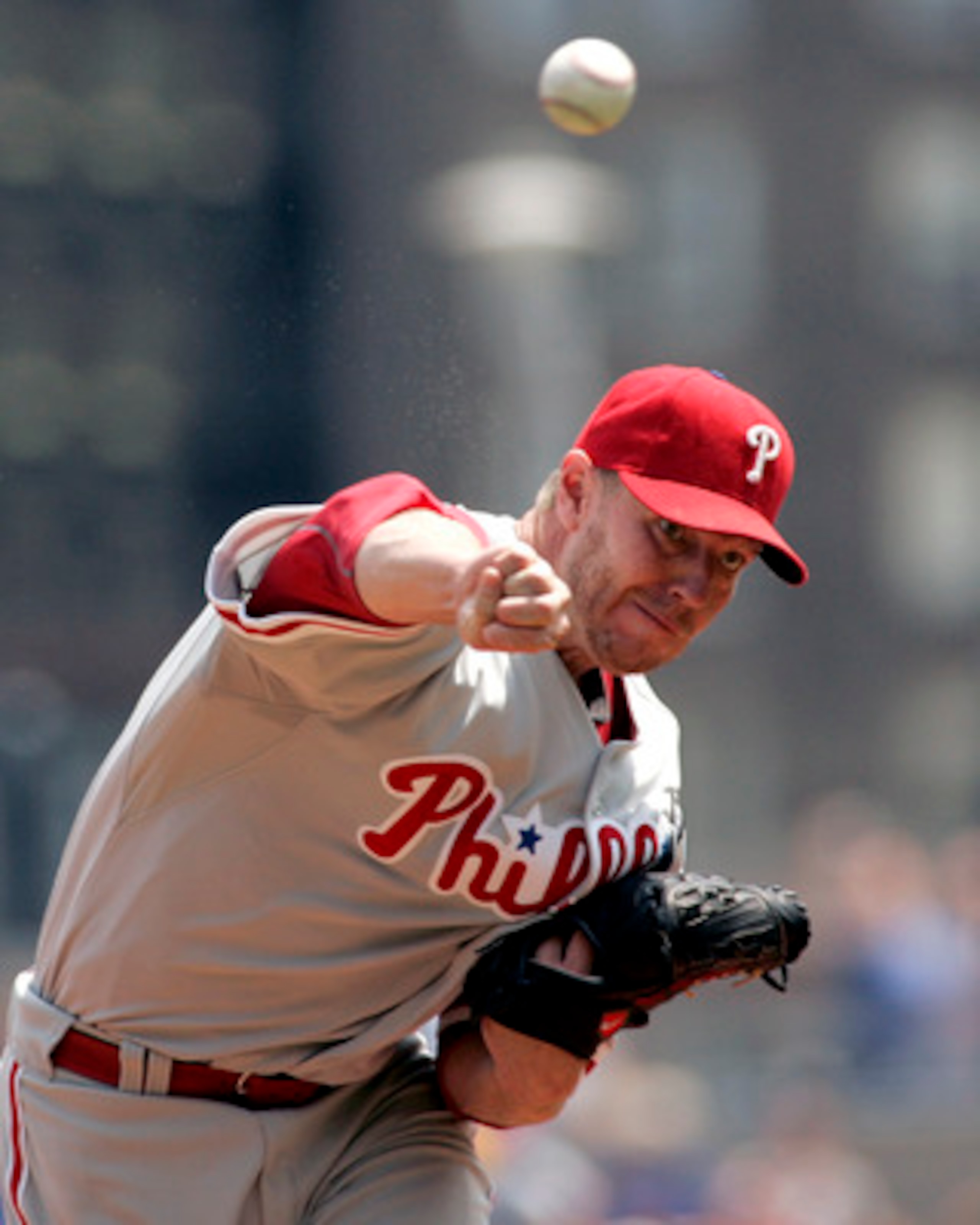 PITTSBURGH, PA - JUNE 05:  Roy Halladay #34 of the Philadelphia Phillies makes a delivery against the Pittsburgh Pirates during the game on June 5, 2011 at PNC Park in Pittsburgh, Pennsylvania.  (Photo by Justin K. Aller/Getty Images)