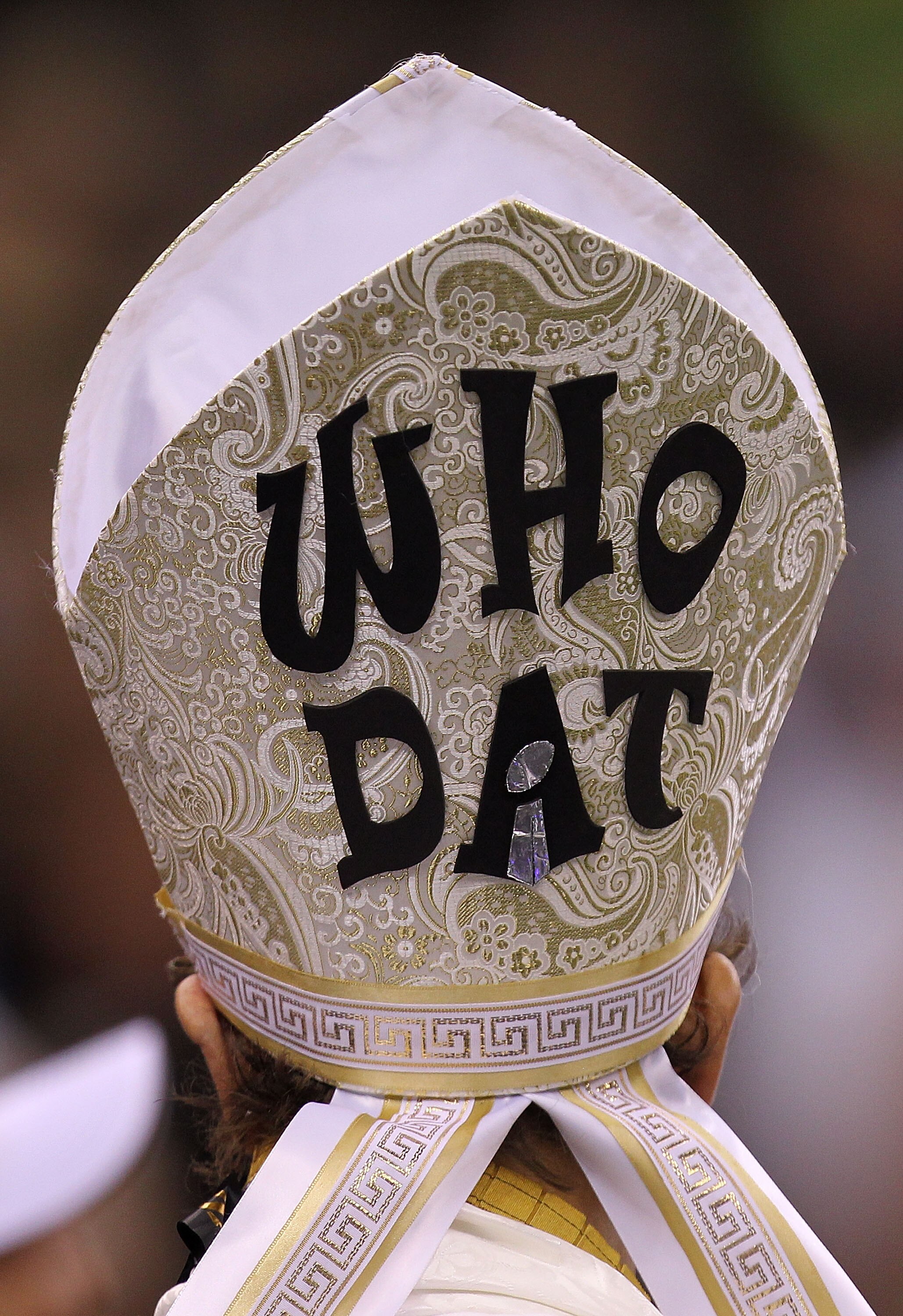 NEW ORLEANS - SEPTEMBER 09:  A fan of the New Orleans Saints shows support for the team during play against the Minnesota Vikings at Louisiana Superdome on September 9, 2010 in New Orleans, Louisiana.  (Photo by Ronald Martinez/Getty Images)
