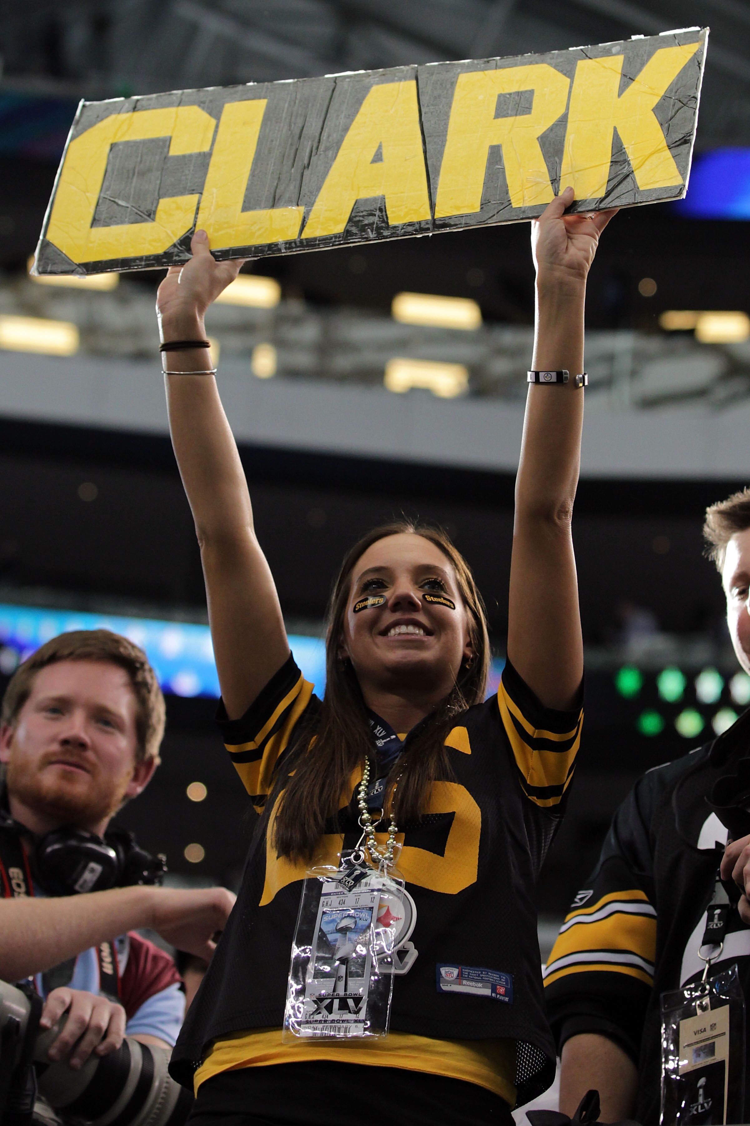ARLINGTON, TX - FEBRUARY 06:  A Pittsburgh Steelers' fan holds up a sign before the Steelers take on the Green Bay Packers during Super Bowl XLV at Cowboys Stadium on February 6, 2011 in Arlington, Texas.  (Photo by Doug Pensinger/Getty Images)