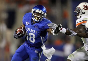 LEXINGTON, KY - OCTOBER 09: Randall Cobb #18 of the Kentucky Wildcats runs with the ball during the SEC game against the Auburn Tigers at Commonwealth Stadium on October 9, 2010 in Lexington, Kentucky. (Photo by Andy Lyons/Getty Images) LEXINGTON, KY - OCTOBER 09: Randall Cobb #18 of the Kentucky Wildcats runs with the ball during the SEC game against the Auburn Tigers at Commonwealth Stadium on October 9, 2010 in Lexington, Kentucky. (Photo by Andy Lyons/Getty Images)