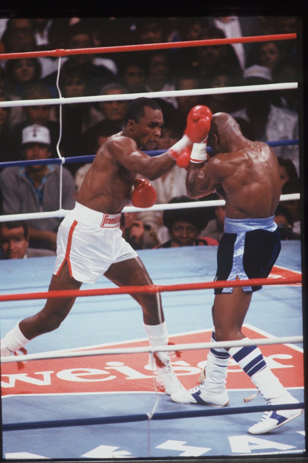 APRIL 1987: Sugar Ray Leonard throws a punch at Marvin Hagler during their bout at Caesars Palace in Las Vegas, Nevada on April 6, 1987. Mandatory Credit: Mike Powell/ALLSPORT