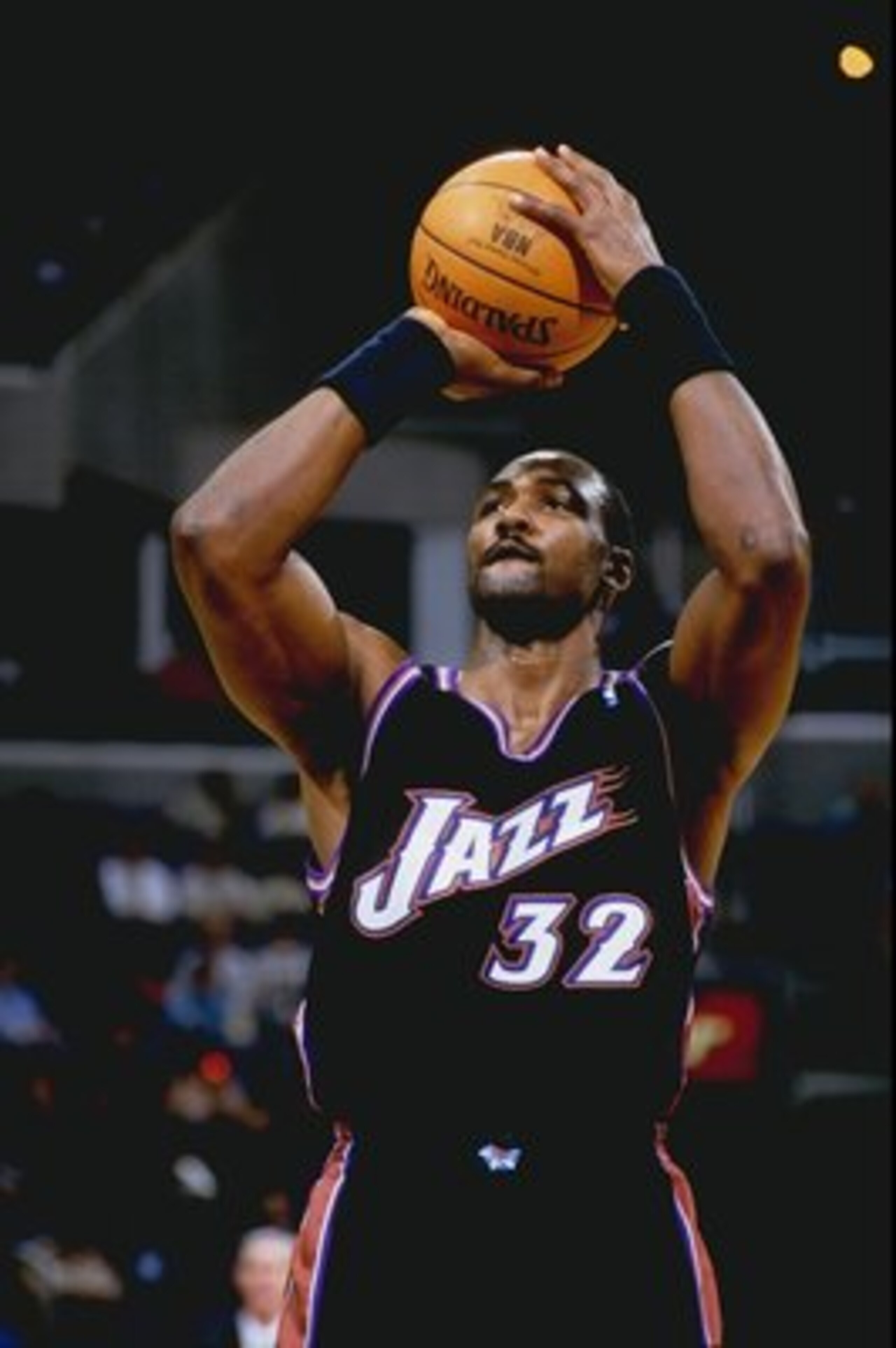 18 Mar 1999:  Karl Malone #32 of the Utah Jazz shooting a free throw during the game against the Washington Wizards at the MCI Center in Washington, D.C. The Jazz defeated the Wizards 95-87.   Mandatory Credit: Doug Pensinger  /Allsport
