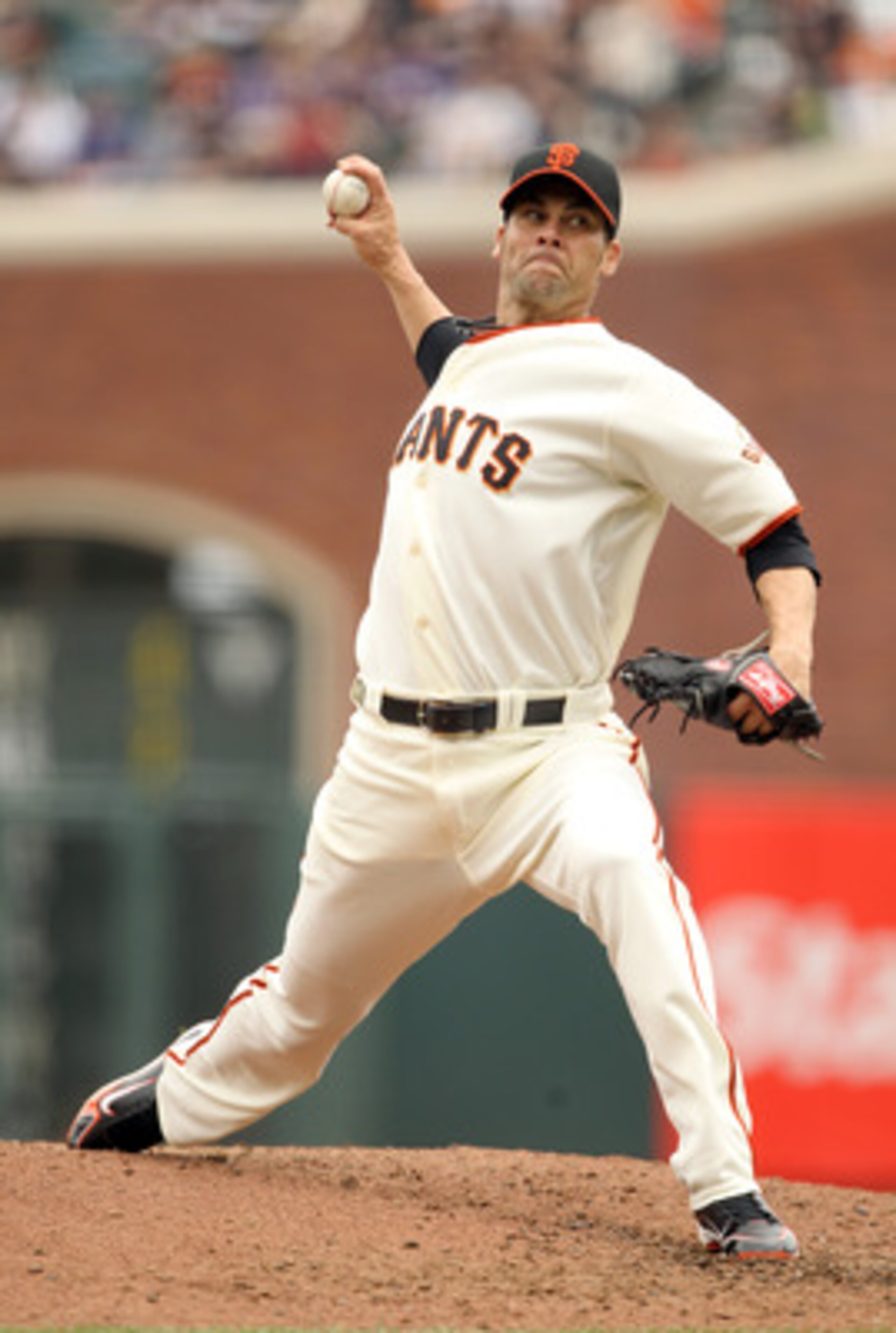 SAN FRANCISCO, CA - JUNE 05:  Ryan Vogelsong #32 of the San Francisco Giants pitches against the Colorado Rockies at AT&T Park on June 5, 2011 in San Francisco, California.  (Photo by Ezra Shaw/Getty Images)