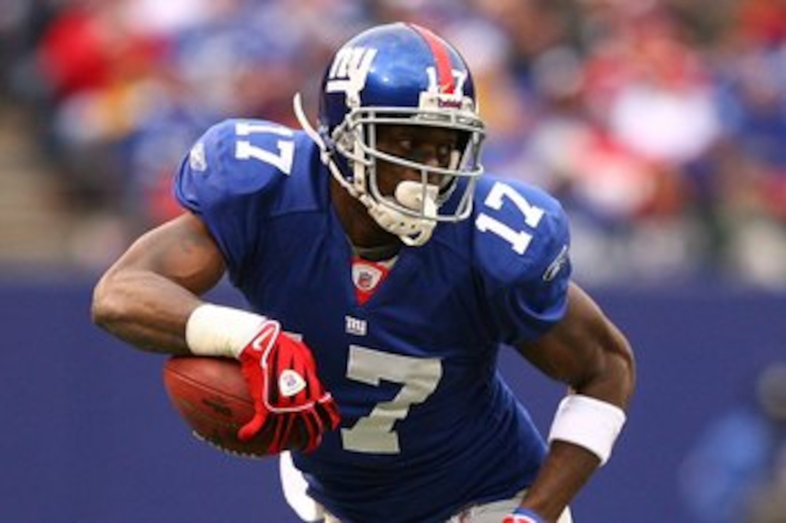 EAST RUTHERFORD, NJ - NOVEMBER 16: Plaxico Burress #17 of the New York Giants in action against the Baltimore Ravens during their game on November 16, 2008 at Giants Stadium in East Rutherford, New Jersey. (Photo by Al Bello/Getty Images) EAST RUTHERFORD, NJ - NOVEMBER 16: Plaxico Burress #17 of the New York Giants in action against the Baltimore Ravens during their game on November 16, 2008 at Giants Stadium in East Rutherford, New Jersey. (Photo by Al Bello/Getty Images)