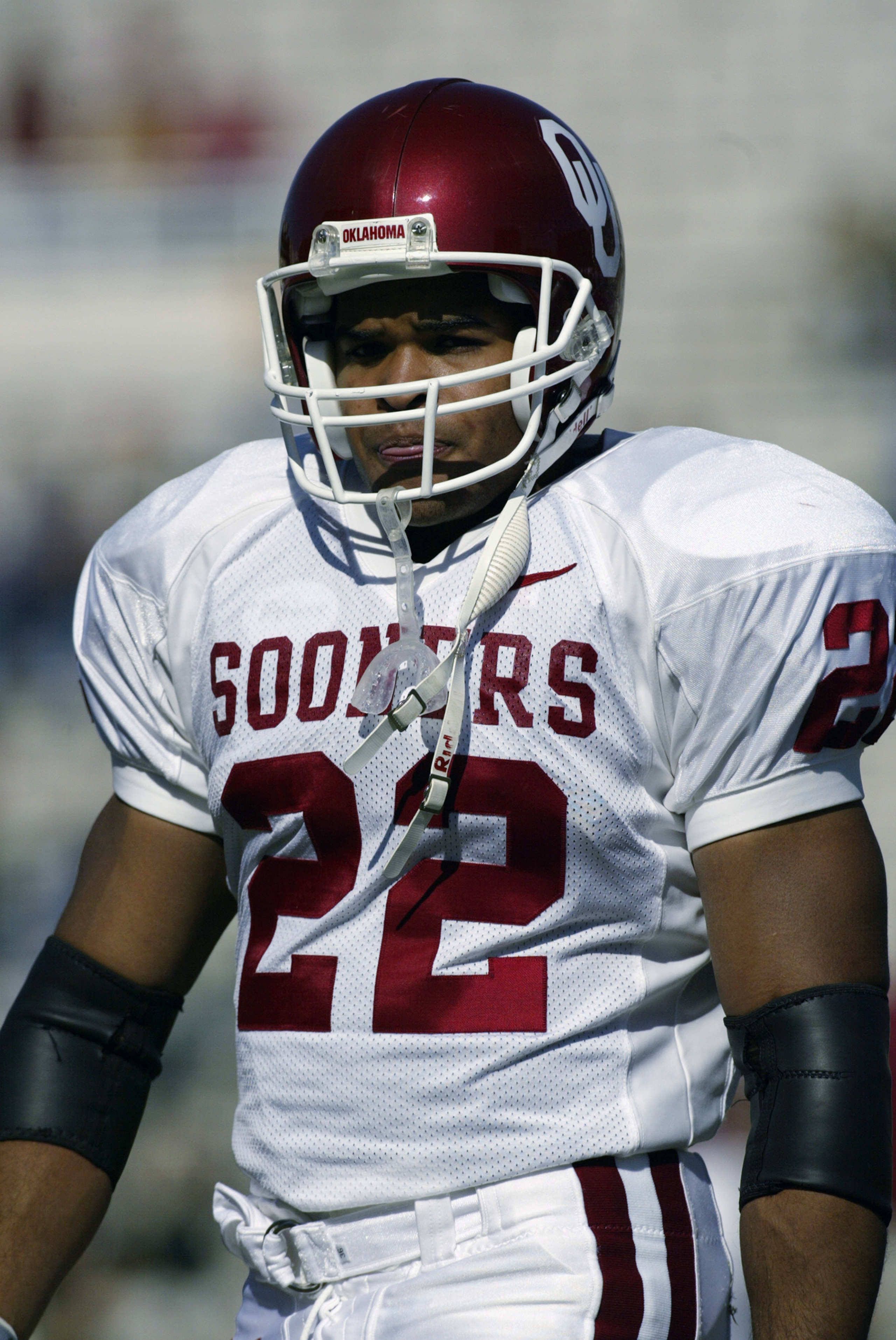 WACO, TX - NOVEMBER 16:  Running back Quentin Griffin #22 of the University of Oklahoma Sooners walks during the game against the Baylor University Bears at Floyd Casey Stadium on November 16, 2002 in Waco, Texas.  Oklahoma won 49-9.  (Photo by Ronald Mar