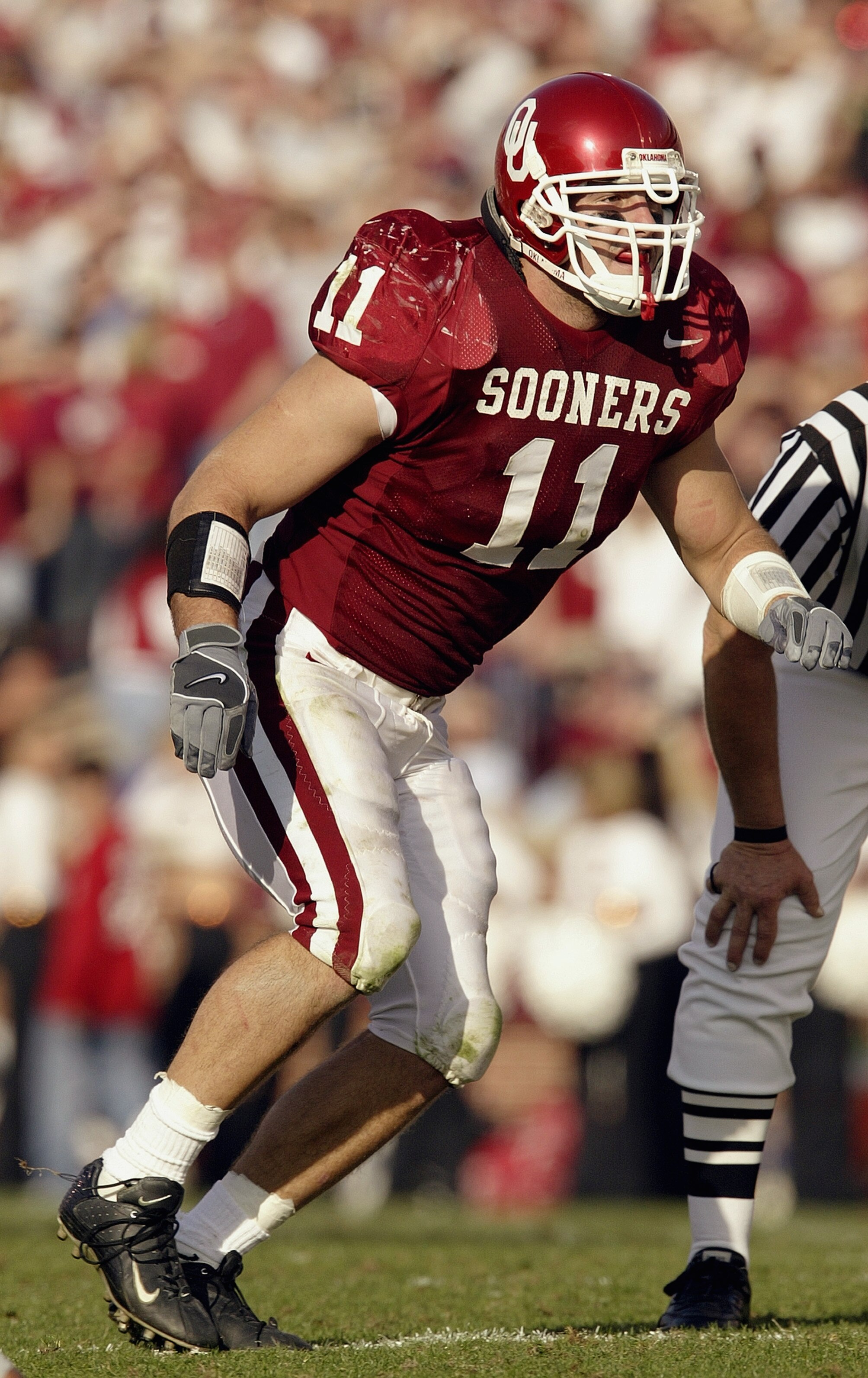NORMAN, OK - NOVEMBER 15:  Linebacker Teddy Lehman #11 of the Oklahoma Sooners on defense during the game against the Baylor Bears on November 15, 2003 at Memorial Stadium in Norman, Oklahoma.  The Sooners won 41-3 to stay undefeated at 10-0.  (Photo by B