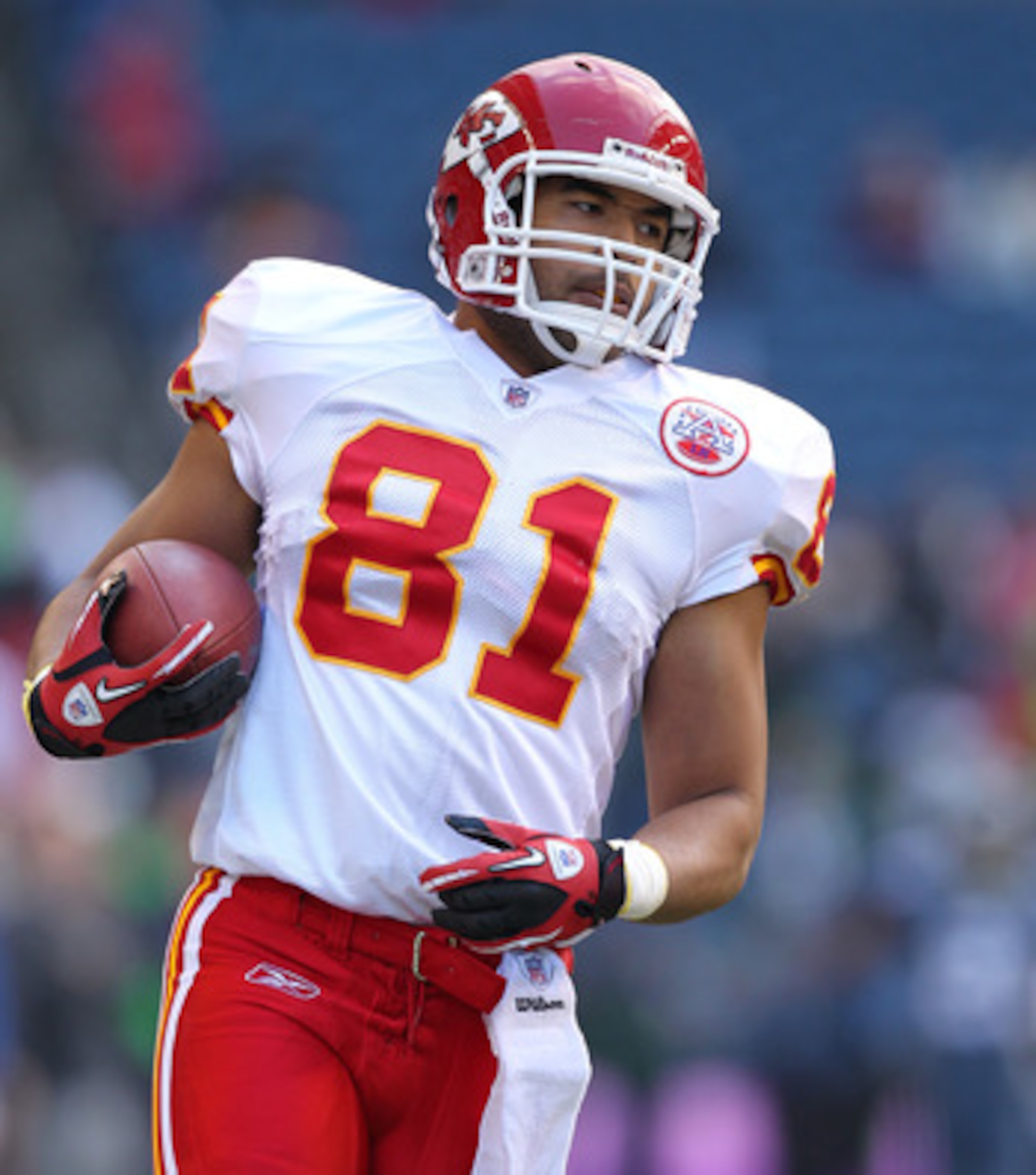 SEATTLE, WA - NOVEMBER 28: Tight end Tony Moeaki #81 of the Kansas City Chiefs warms up prior to the game against the Seattle Seahawks at Qwest Field on November 28, 2010 in Seattle, Washington. (Photo by Otto Greule Jr/Getty Images) SEATTLE, WA - NOVEMBER 28: Tight end Tony Moeaki #81 of the Kansas City Chiefs warms up prior to the game against the Seattle Seahawks at Qwest Field on November 28, 2010 in Seattle, Washington. (Photo by Otto Greule Jr/Getty Images)