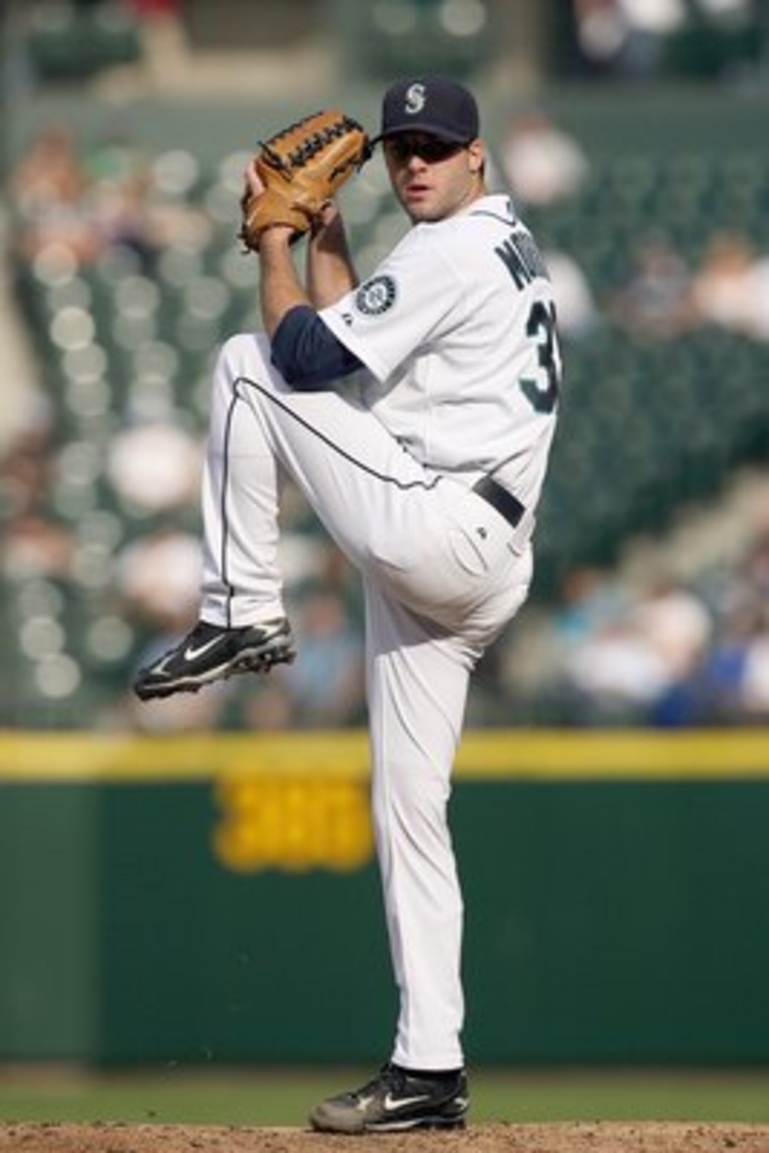 SEATTLE - SEPTEMBER 17:  Brandon Morrow #35 of the Seattle Mariners pitches during the game against the Chicago White Sox on September 17, 2009 at Safeco Field in Seattle, Washington. (Photo by Otto Greule Jr/Getty Images)