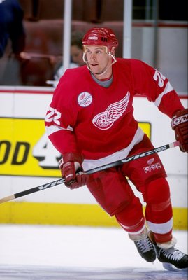 4 Mar 1998:  Mike Knuble #22 of the Detroit Red Wings looks down the ice during a game against the Anaheim Mighty Ducks at the Arrowhead Pond in Anaheim, California. The Red Wings defeated the Mighty Ducks 2-0. Mandatory Credit: Elsa Hasch  /Allsport