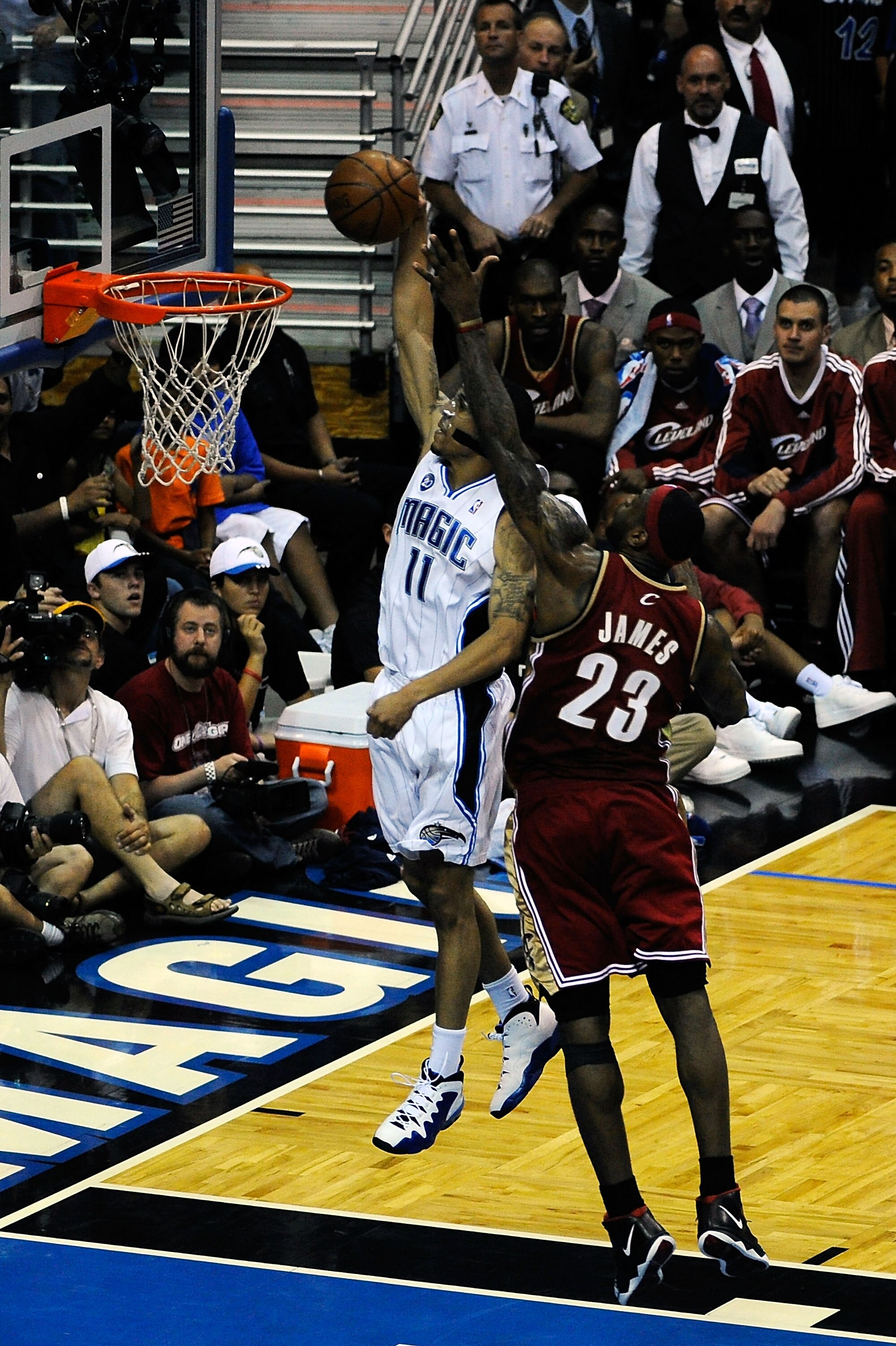 ORLANDO, FL - MAY 24:  Courtney Lee #11 of the Orlando Magic shoots against LeBron James #23 Cleveland Cavaliers in Game Three of the Eastern Conference Finals during the 2009 NBA Playoffs at the the Amway Arena on May 24, 2009 in Orlando, Florida. NOTE T