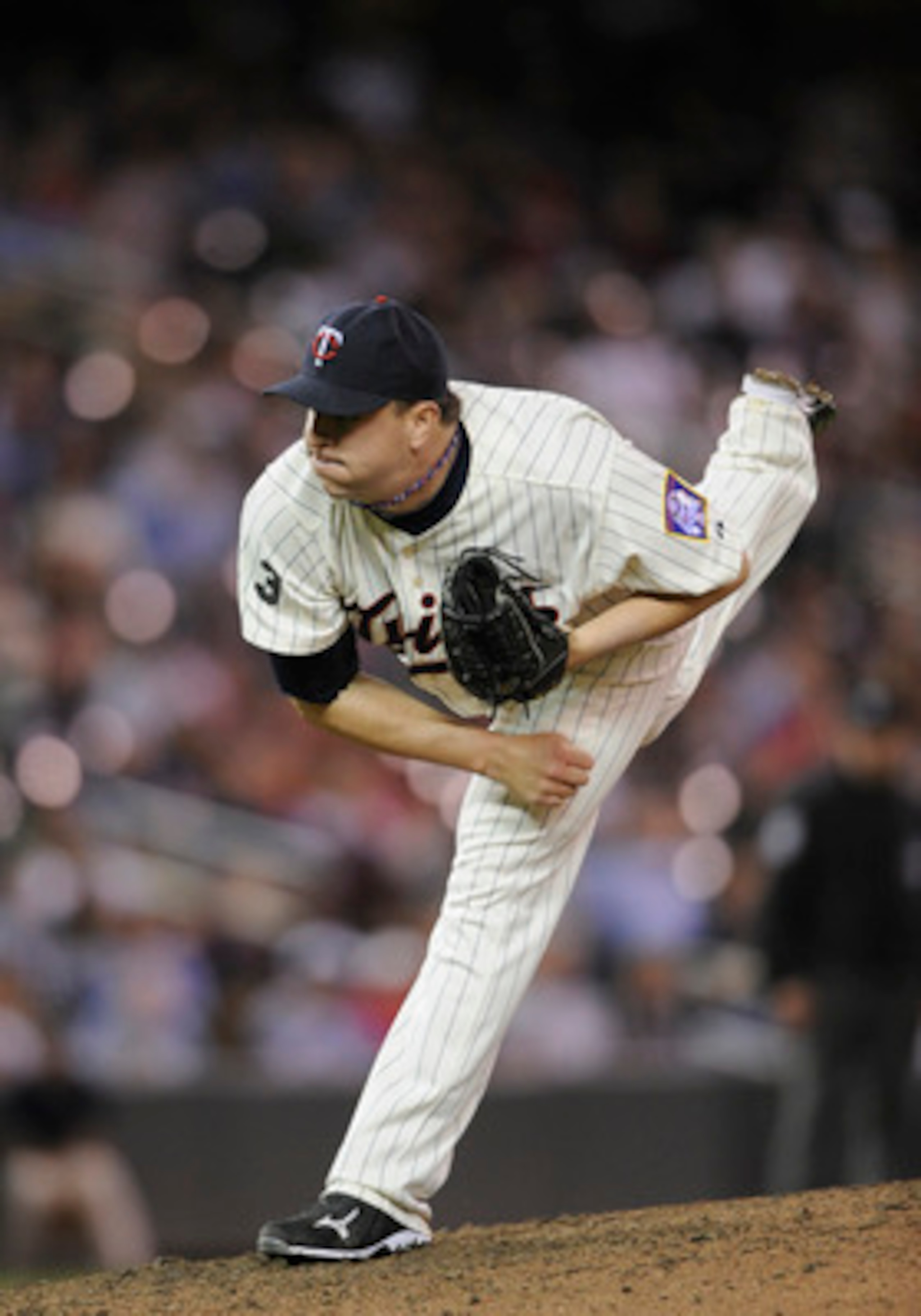 MINNEAPOLIS, MN - MAY 23: Matt Capps #55 of the Minnesota Twins pitches against the Seattle Mariners during their game on May 23, 2011 at Target Field in Minneapolis, Minnesota. The Rockies won 6-5. (Photo by Hannah Foslien/Getty Images)