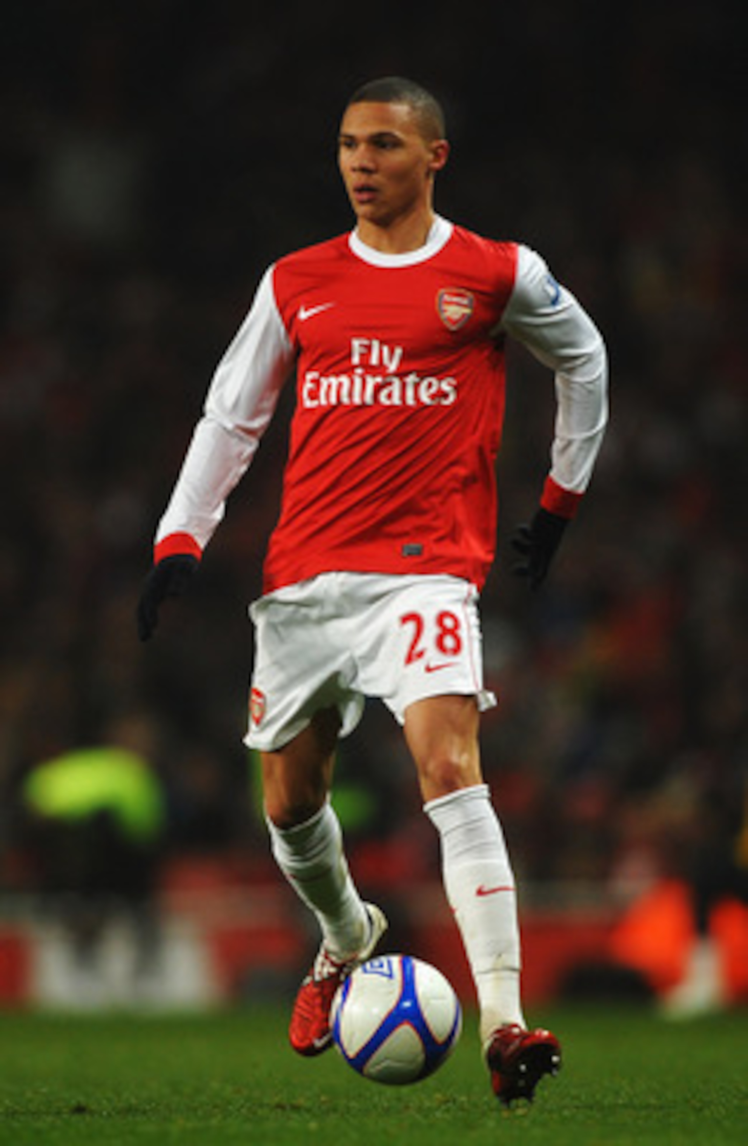 LONDON, UNITED KINGDOM - MARCH 02:  Kieran Gibbs of Arsenal runs with the ball during the FA Cup sponsored by E.ON 5th Round Replay match between between Arsenal and Leyton Orient at the Emirates Stadium on March 2, 2011 in London, England.  (Photo by Lau