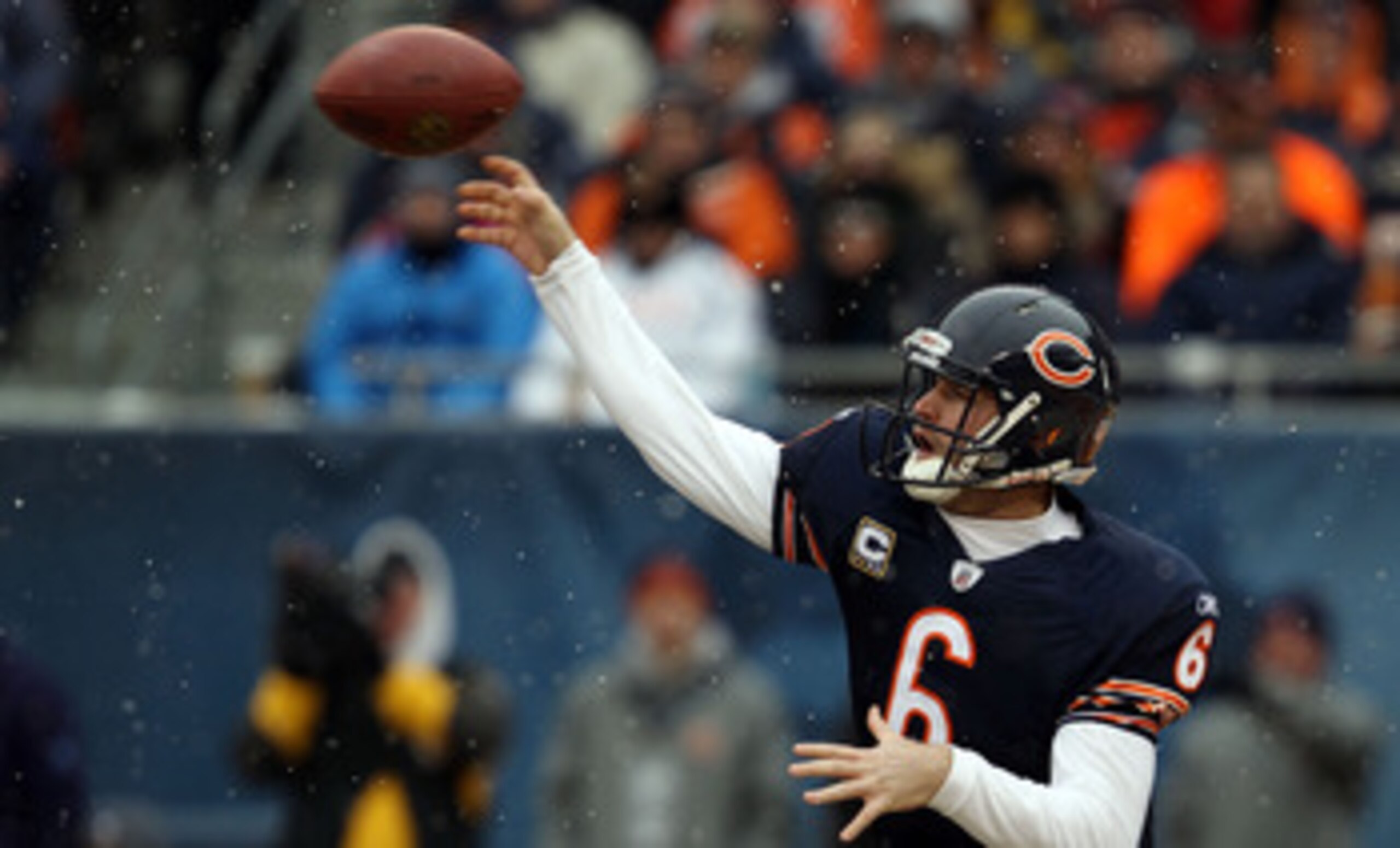 CHICAGO, IL - JANUARY 16:  Quarterback Jay Cutler #6 of the Chicago Bears throws the ball in the first quarter against the Seattle Seahawks in the 2011 NFC divisional playoff game at Soldier Field on January 16, 2011 in Chicago, Illinois.  (Photo by Jonat