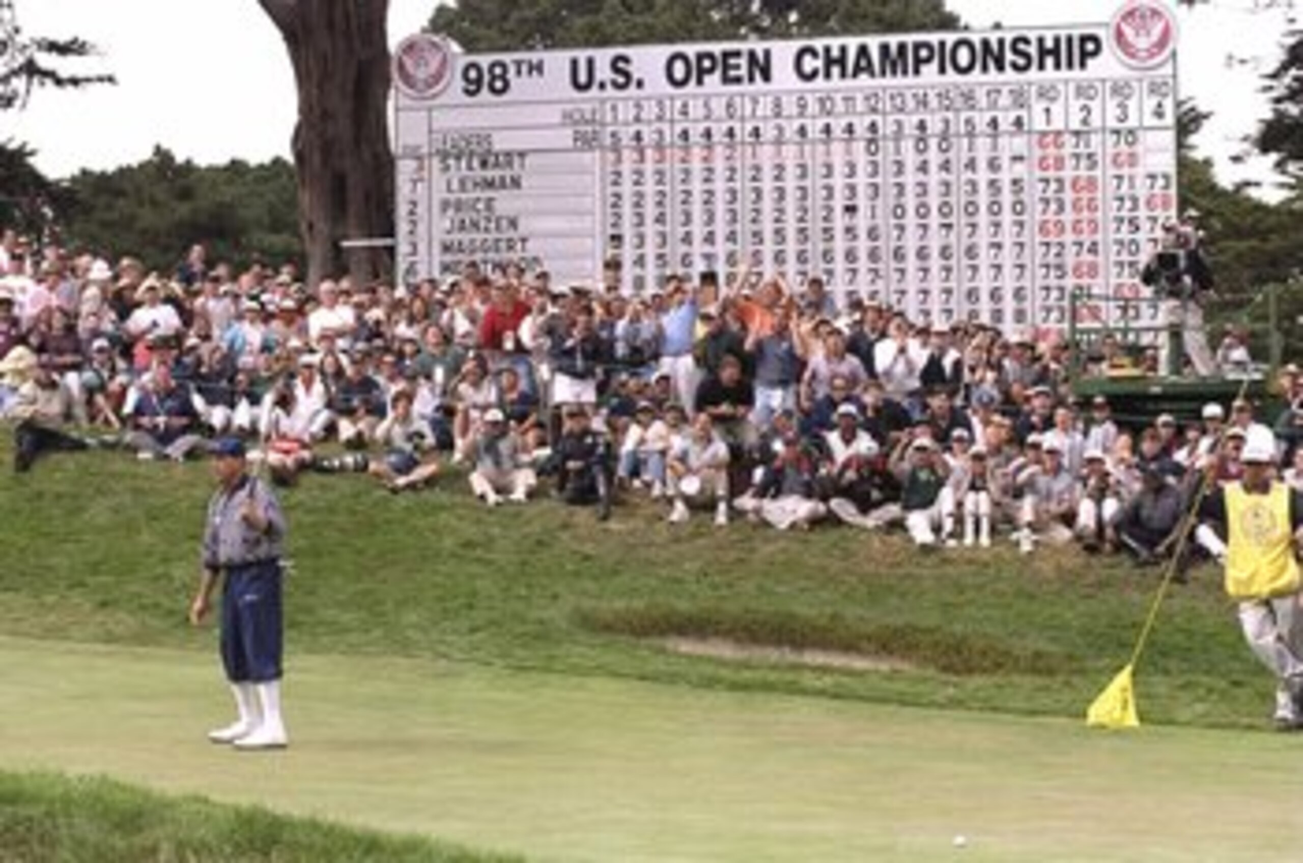 21 Jun 1998: Payne Stewart of the USA reacts after missing a birdie putt on the 18th hole during the 1998 U.S. Open Championships on the 6,797-yard, par-70 Lake Course at The Olympic Club in San Francisco, California.