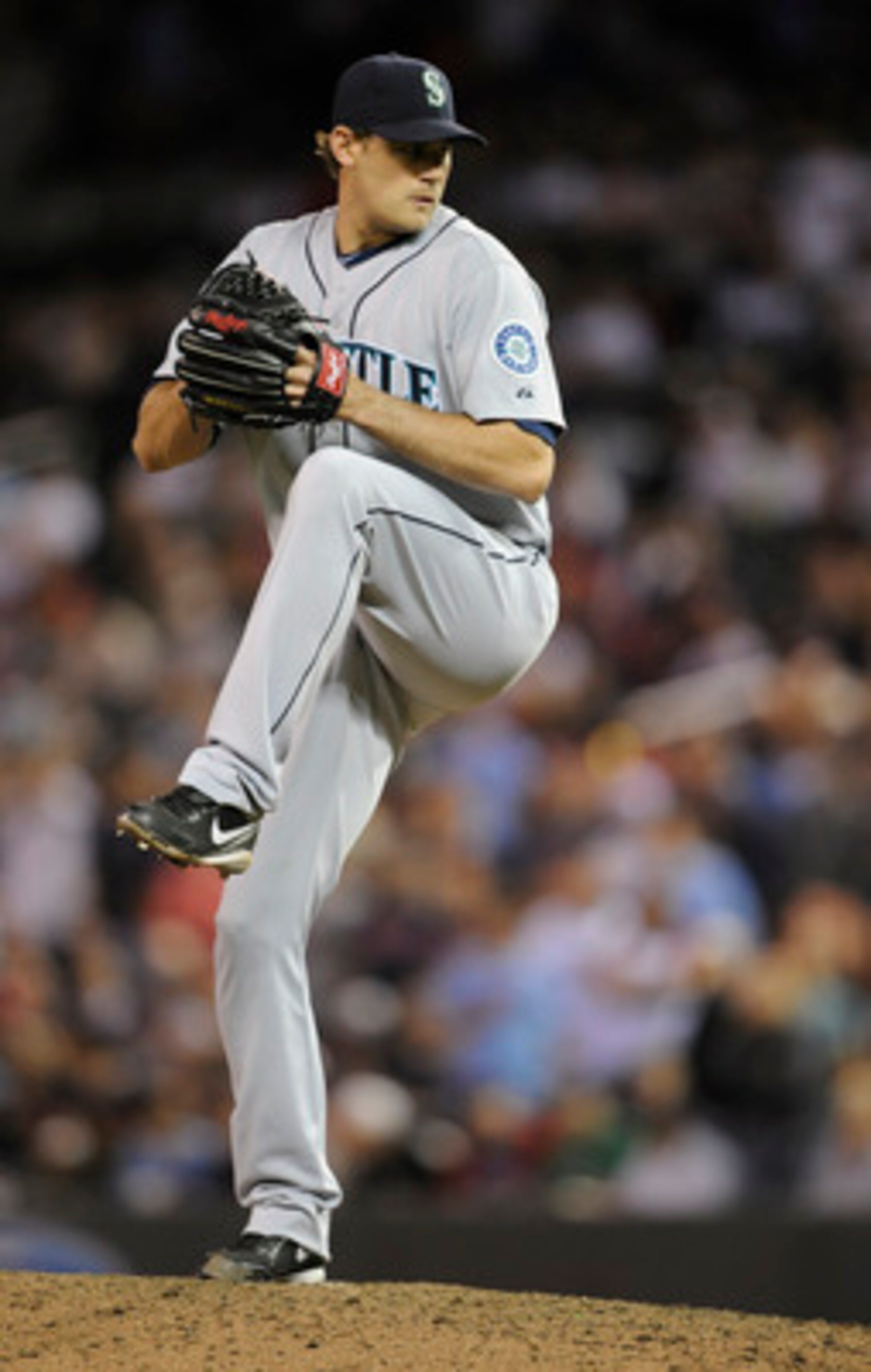 MINNEAPOLIS, MN - MAY 23:  Jamey Wright #50 of the Seattle Mariners pitches against the Minnesota Twins in the ninth inning of their game on May 16, 2011 at Target Field in Minneapolis, Minnesota. The Mariners defeated the Twins 8-7 in ten innings. (Photo
