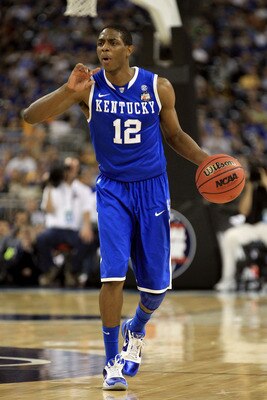 HOUSTON, TX - APRIL 02:  Brandon Knight #12 of the Kentucky Wildcats moves the ball while taking on the Connecticut Huskies during the National Semifinal game of the 2011 NCAA Division I Men's Basketball Championship at Reliant Stadium on April 2, 2011 in