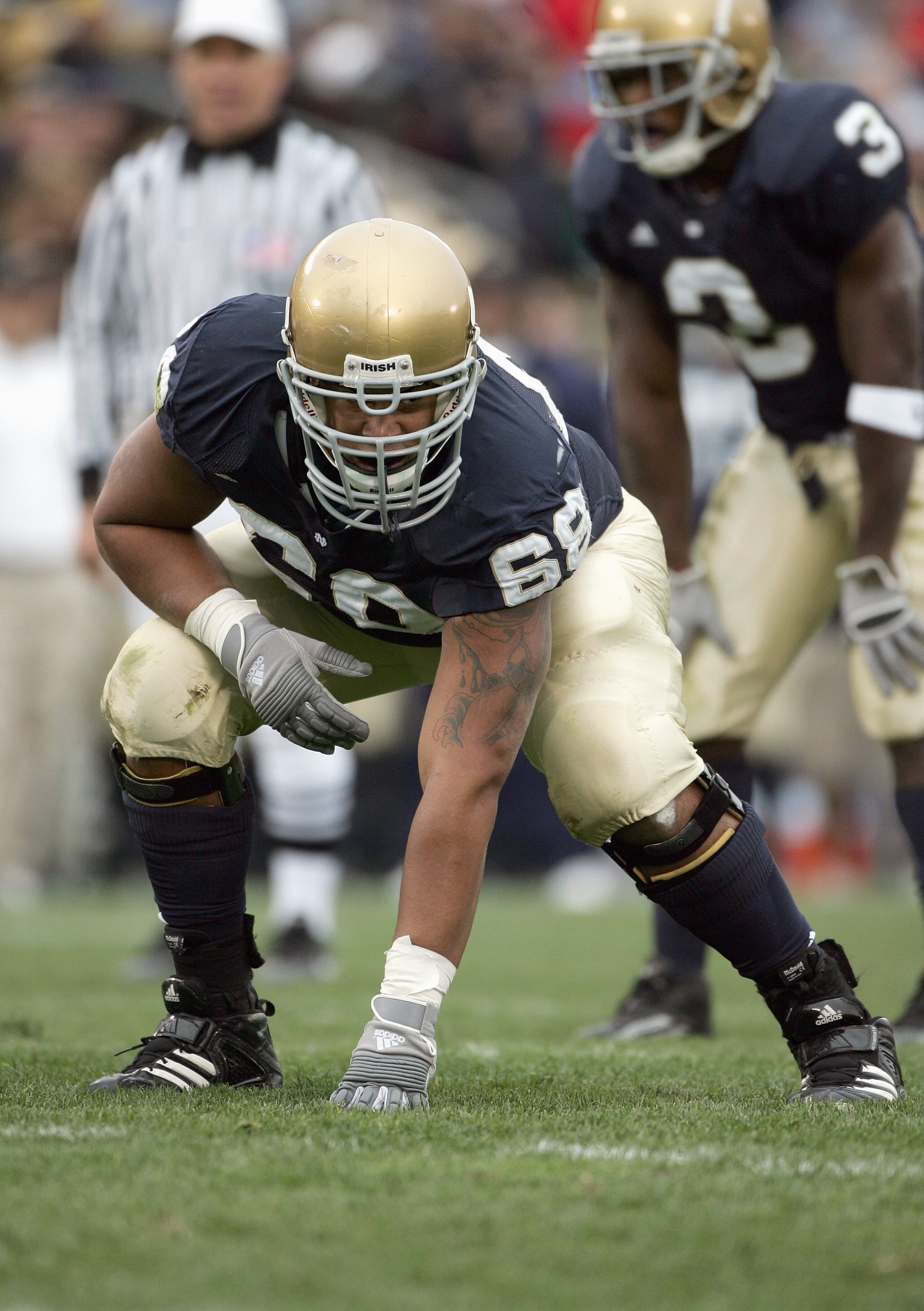 SOUTH BEND, IN - NOVEMBER 4: Ryan Harris #68 of the Notre Dame Fighting Irish gets ready at the line during the game against the North Carolina Tar Heels on November 4, 2006 at Notre Dame Stadium in South Bend, Indiana. (Photo by Jonathan Daniel/Getty Im SOUTH BEND, IN - NOVEMBER 4: Ryan Harris #68 of the Notre Dame Fighting Irish gets ready at the line during the game against the North Carolina Tar Heels on November 4, 2006 at Notre Dame Stadium in South Bend, Indiana. (Photo by Jonathan Daniel/Getty Im