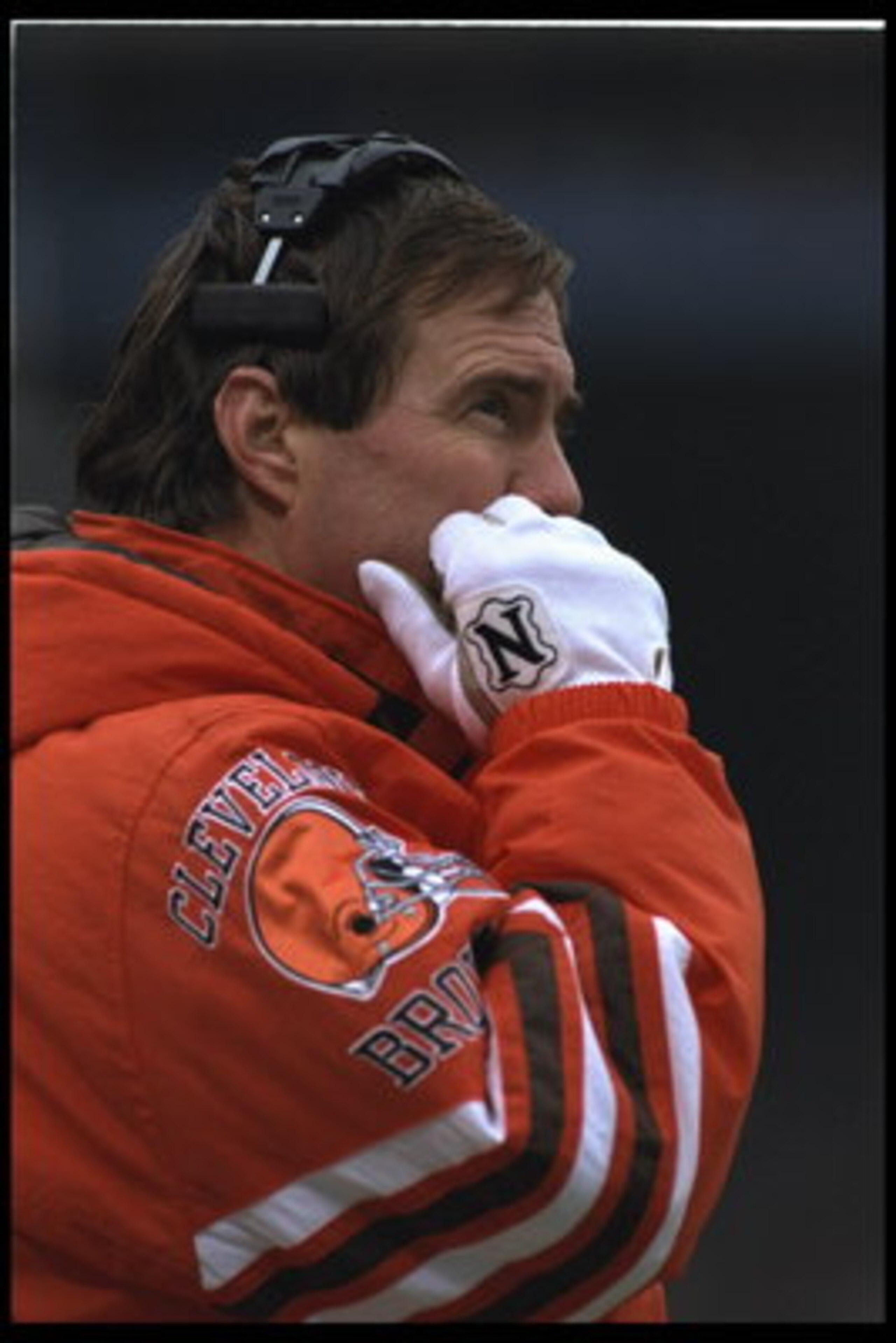19 Nov 1995:  Head coach Bill Belichick of the Cleveland Browns on the sideline during the Browns 31-20 loss to the Green Bay Packers at Cleveland Stadium in Cleveland, Ohio.  Mandatory Credit:  Brian Bahr/Allsport