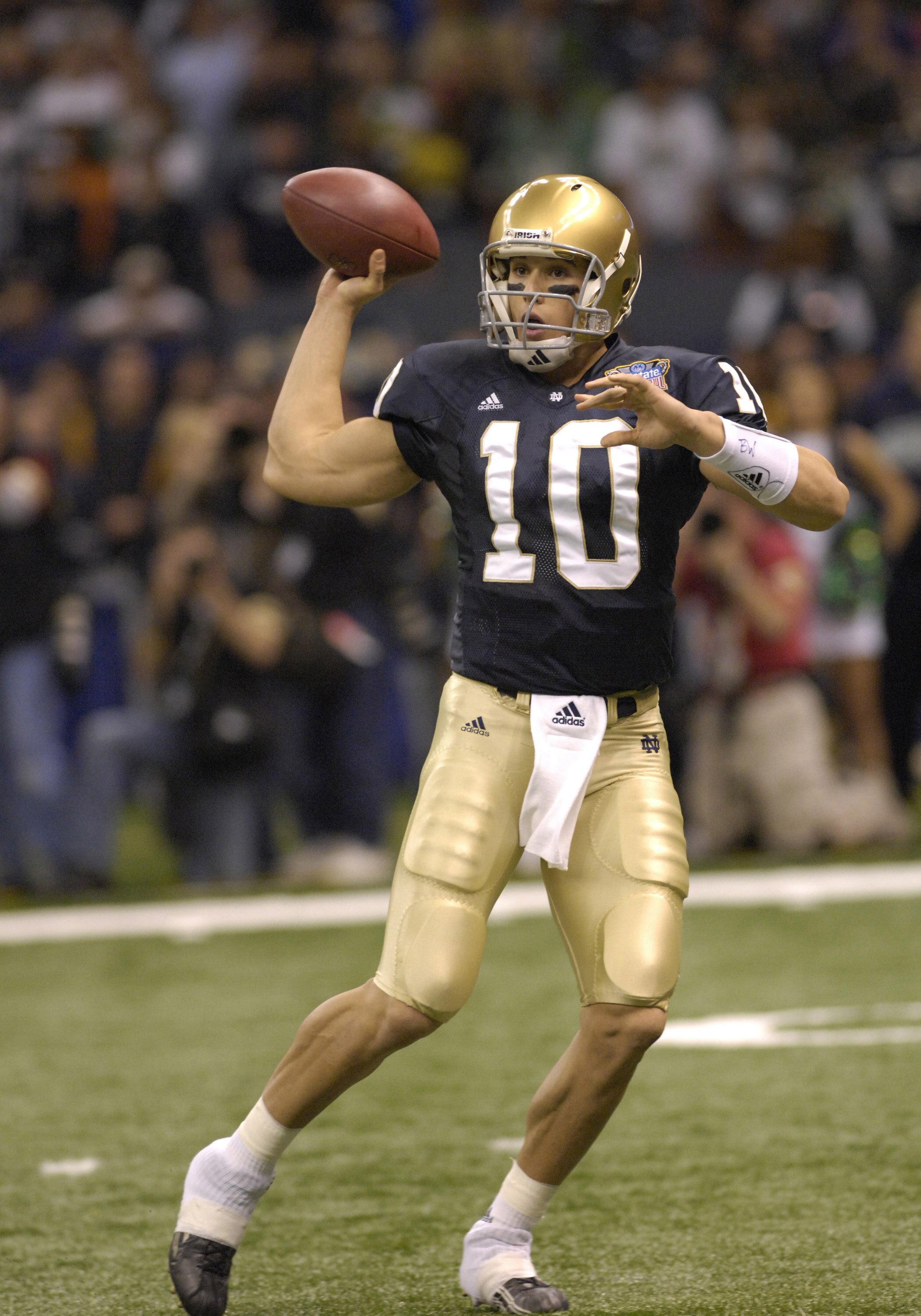Brady Quinn pass complete to David Grimes for 24 yards for a touchdown in th e first quarter during the AllState Sugar Bowl match  Notre Dame vs LSU on  January 3, 2007 at Superdome , New Orleans, Louisiana (Photo by A. Messerschmidt/Getty Images)