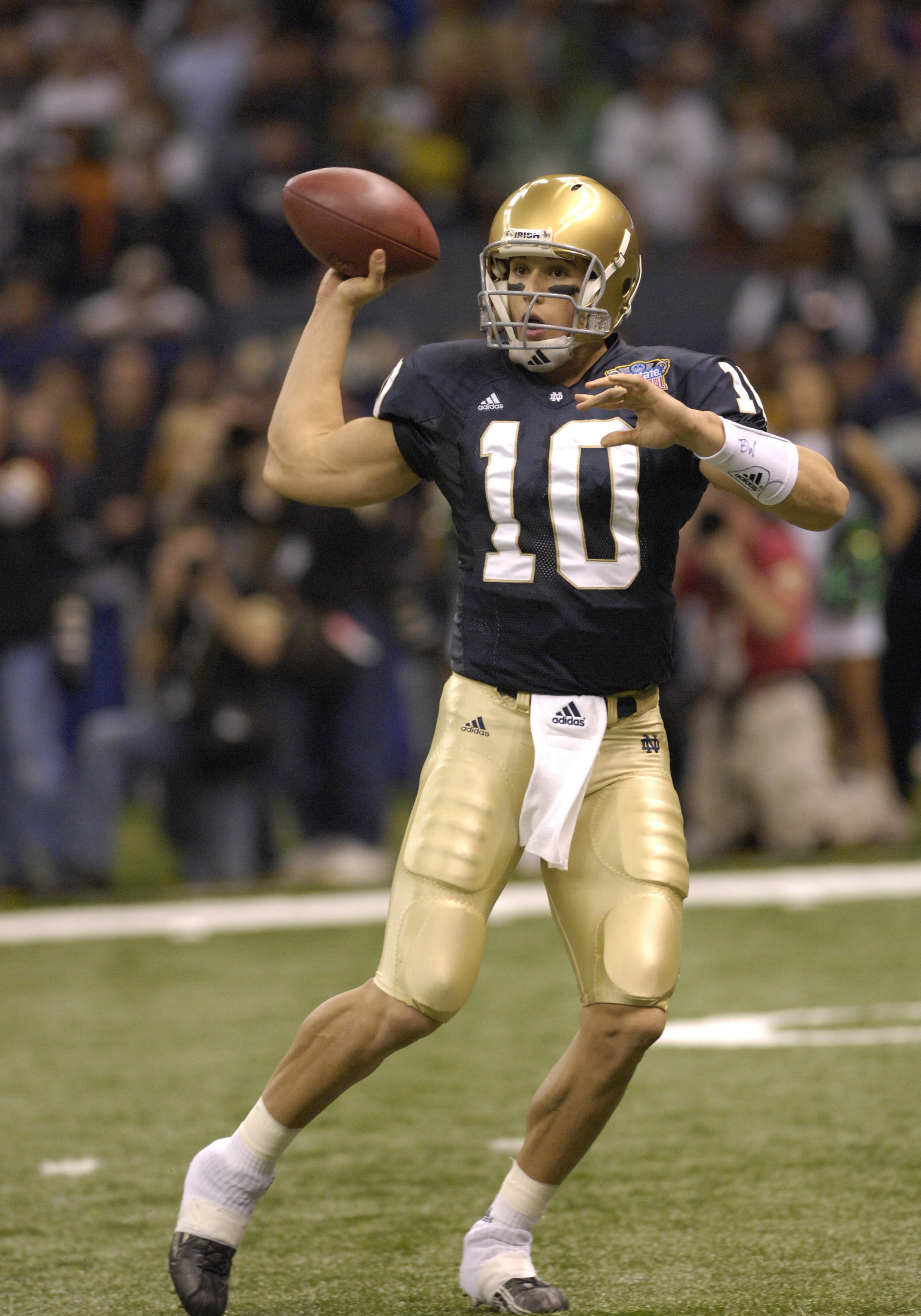 Brady Quinn pass complete to David Grimes for 24 yards for a touchdown in th e first quarter during the AllState Sugar Bowl match Notre Dame vs LSU on January 3, 2007 at Superdome , New Orleans, Louisiana (Photo by A. Messerschmidt/Getty Images) Brady Quinn pass complete to David Grimes for 24 yards for a touchdown in th e first quarter during the AllState Sugar Bowl match Notre Dame vs LSU on January 3, 2007 at Superdome , New Orleans, Louisiana (Photo by A. Messerschmidt/Getty Images)