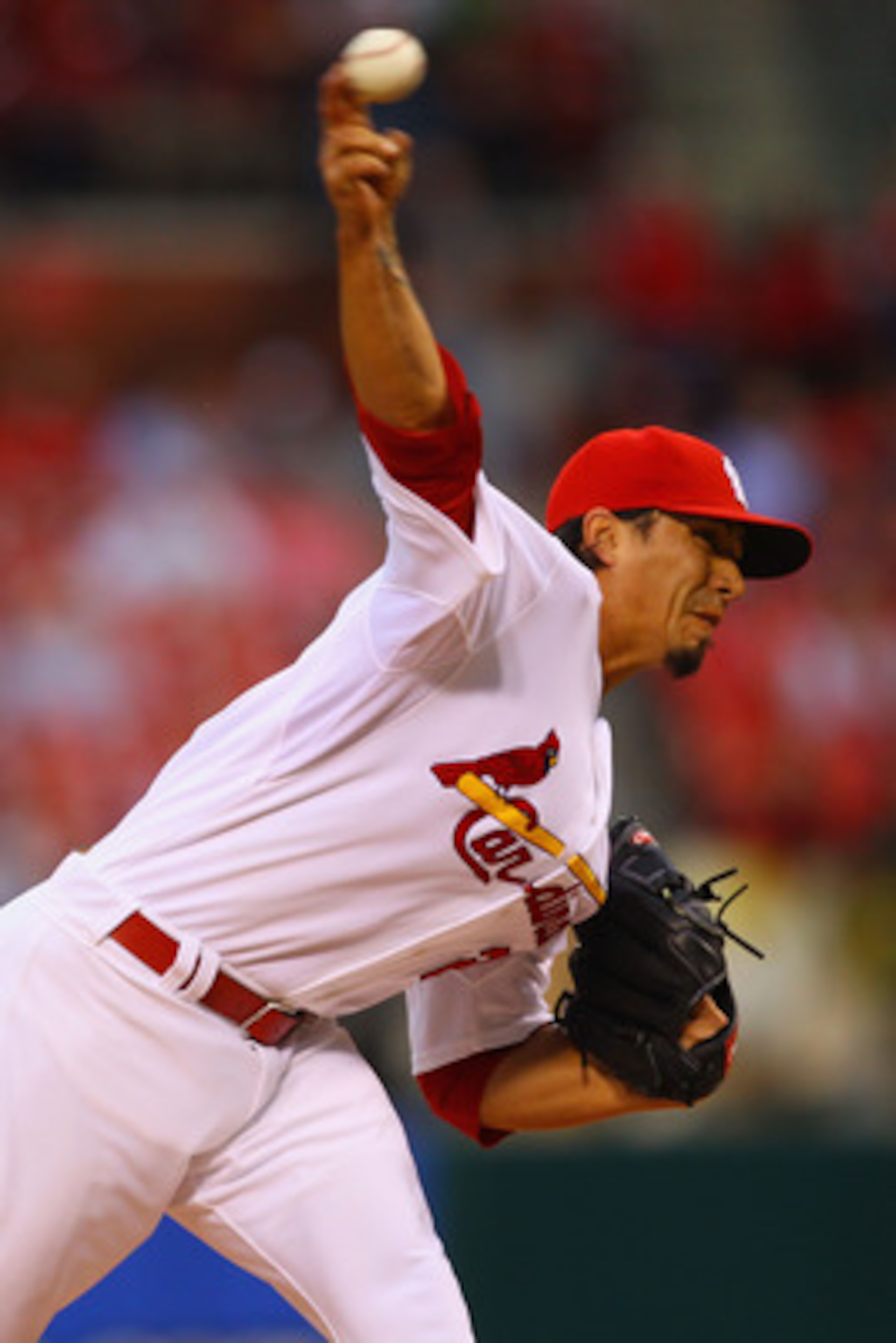 ST. LOUIS, MO - MAY 18: Starter Kyle Lohse #26 of the St.Louis Cardinals pitches against the Houston Astros at Busch Stadium on May 18, 2011 in St. Louis, Missouri.  (Photo by Dilip Vishwanat/Getty Images)