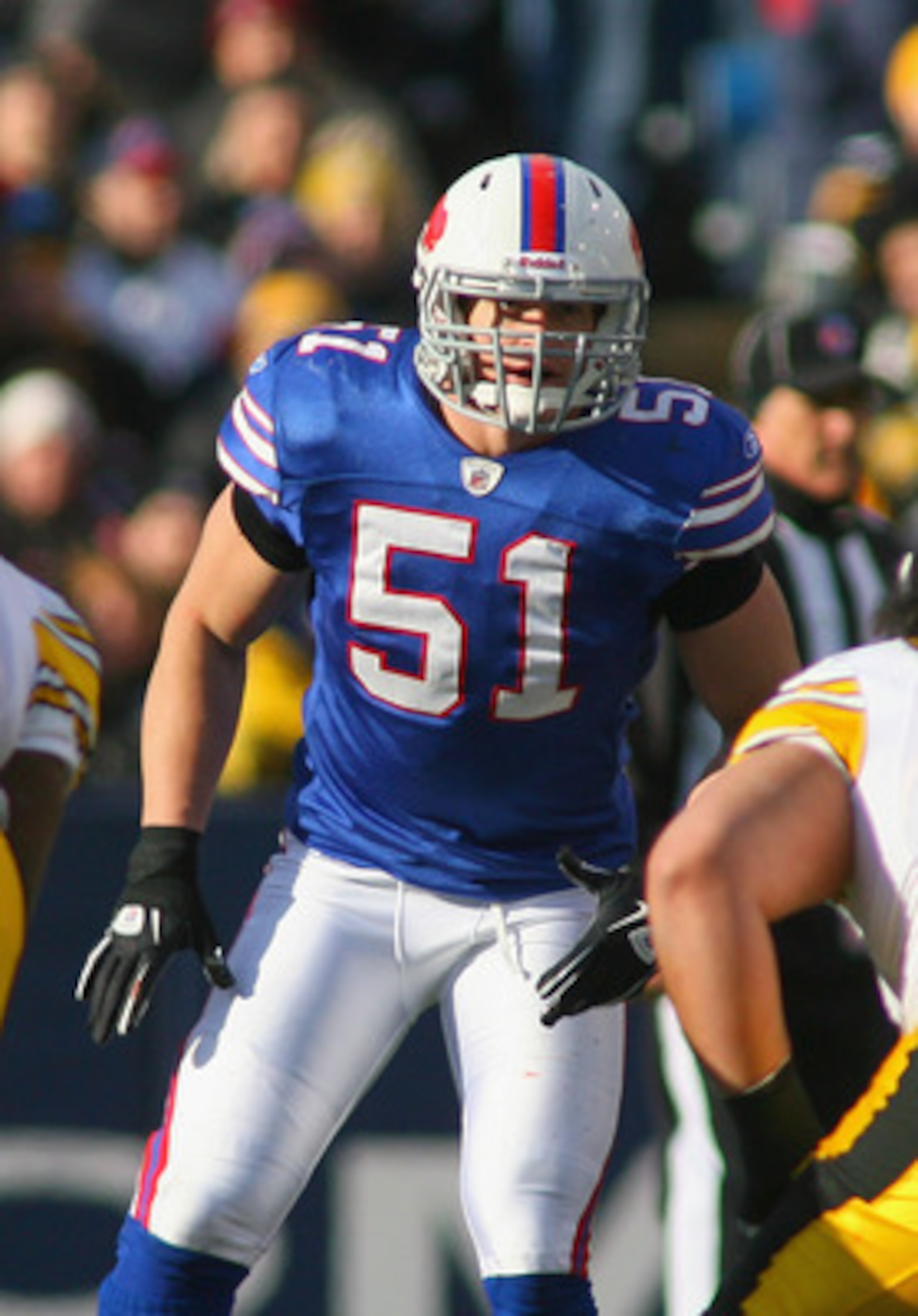 ORCHARD PARK, NY - NOVEMBER 28:  Paul Posluszny #51 of the Buffalo Bills plays against the Pittsburgh Steelers at Ralph Wilson Stadium on November 28, 2010 in Orchard Park, New York. Pittsburgh won 19-16 in overtime.  (Photo by Rick Stewart/Getty Images)