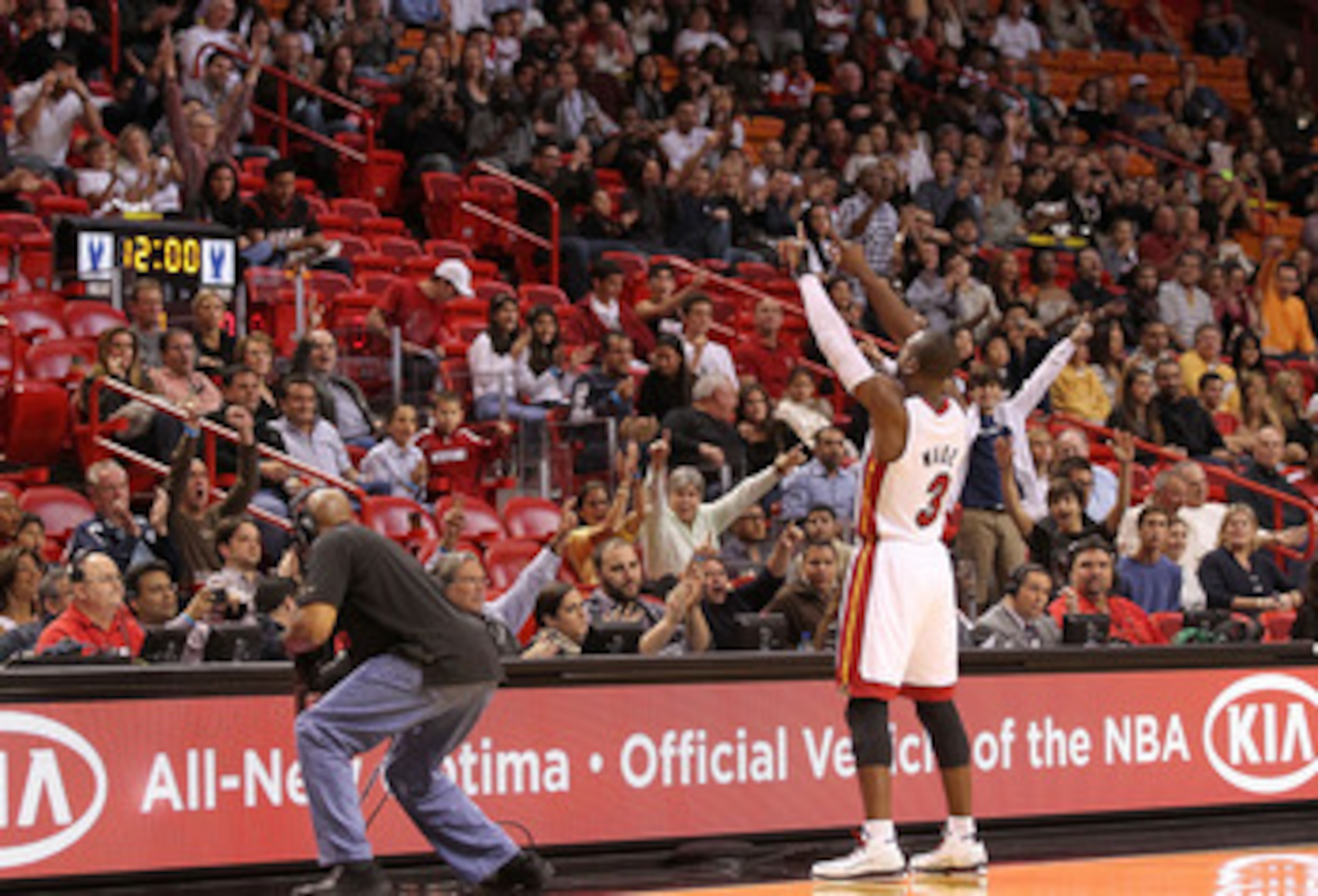 MIAMI, FL - DECEMBER 04: Dwyane Wade #3 of the Miami Heat greets the crowd during a game against the Atlanta Hawks at American Airlines Arena on December 4, 2010 in Miami, Florida. NOTE TO USER: User expressly acknowledges and agrees that, by downloading MIAMI, FL - DECEMBER 04: Dwyane Wade #3 of the Miami Heat greets the crowd during a game against the Atlanta Hawks at American Airlines Arena on December 4, 2010 in Miami, Florida. NOTE TO USER: User expressly acknowledges and agrees that, by downloading