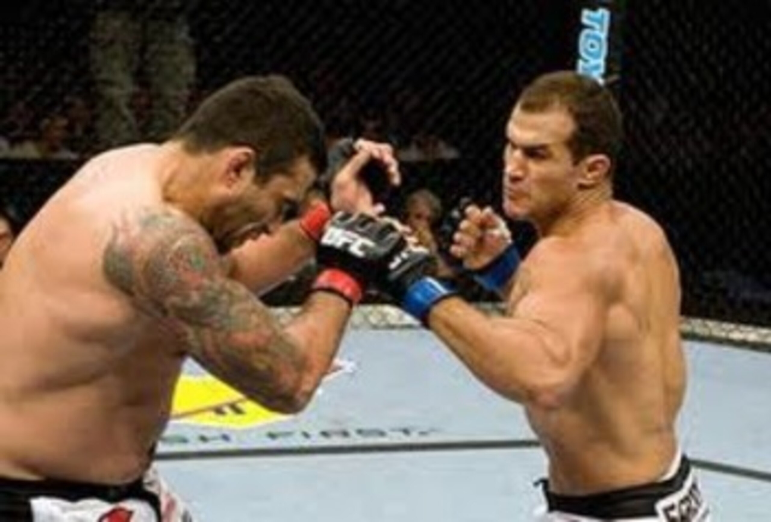 JDS destroying Fabricio Werdum in his UFC debut