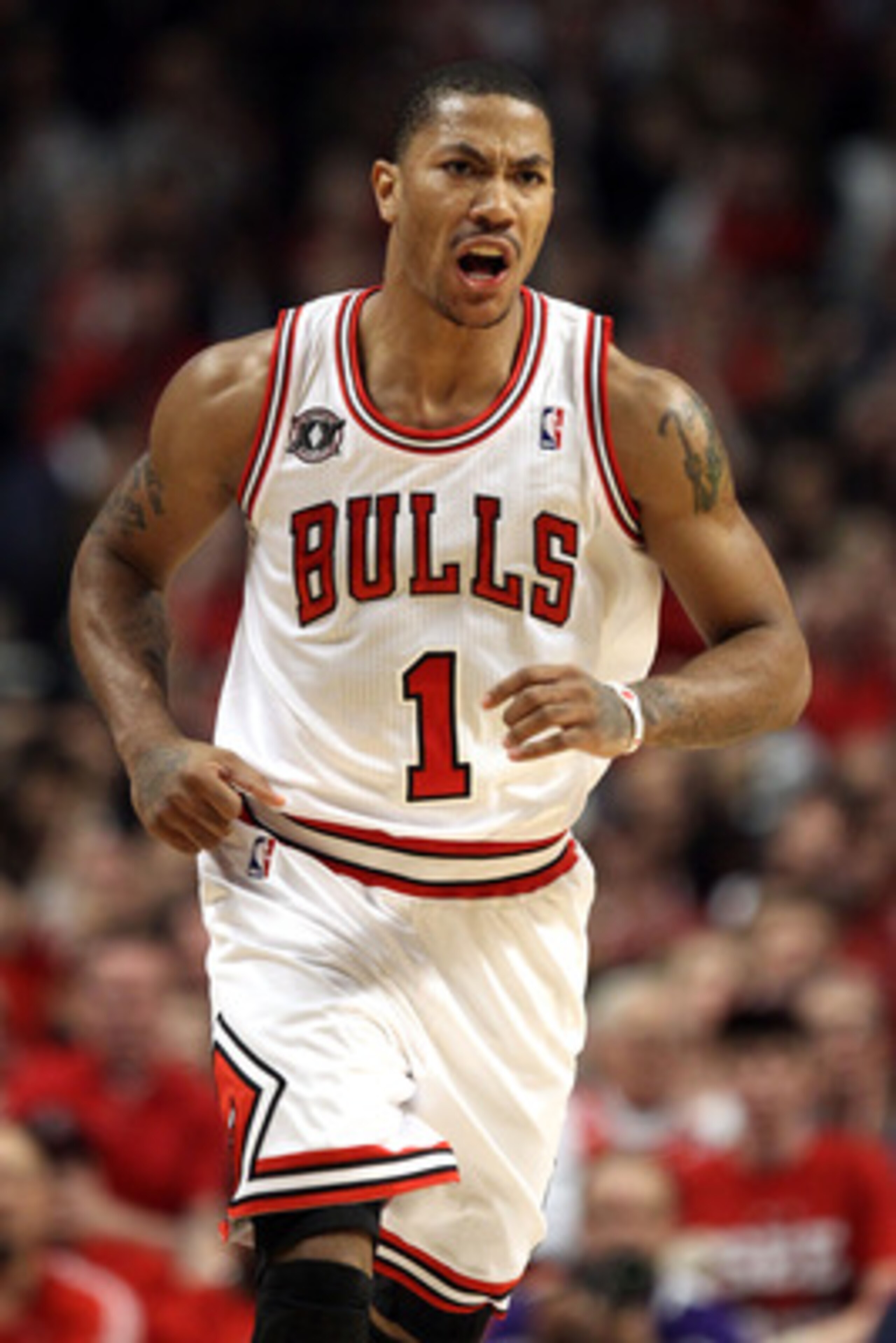 CHICAGO, IL - MAY 26:  Derrick Rose #1 of the Chicago Bulls reacts against the Miami Heat in Game Five of the Eastern Conference Finals during the 2011 NBA Playoffs on May 26, 2011 at the United Center in Chicago, Illinois. NOTE TO USER: User expressly ac