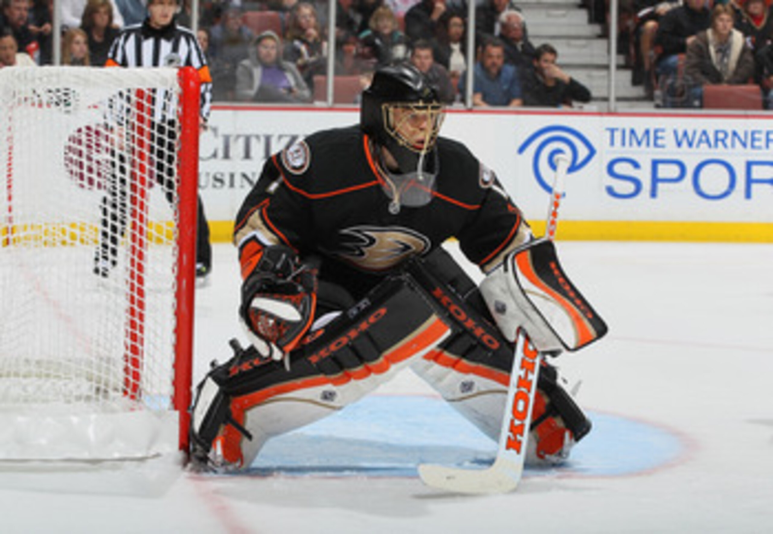 ANAHEIM, CA - DECEMBER 10: Goaltender Jonas Hiller #1 of the Anaheim Ducks defends his net against the the Calgary Flames at the Honda Center on December 10, 2010 in Anaheim, California. (Photo by Jeff Gross/Getty Images) ANAHEIM, CA - DECEMBER 10: Goaltender Jonas Hiller #1 of the Anaheim Ducks defends his net against the the Calgary Flames at the Honda Center on December 10, 2010 in Anaheim, California. (Photo by Jeff Gross/Getty Images)