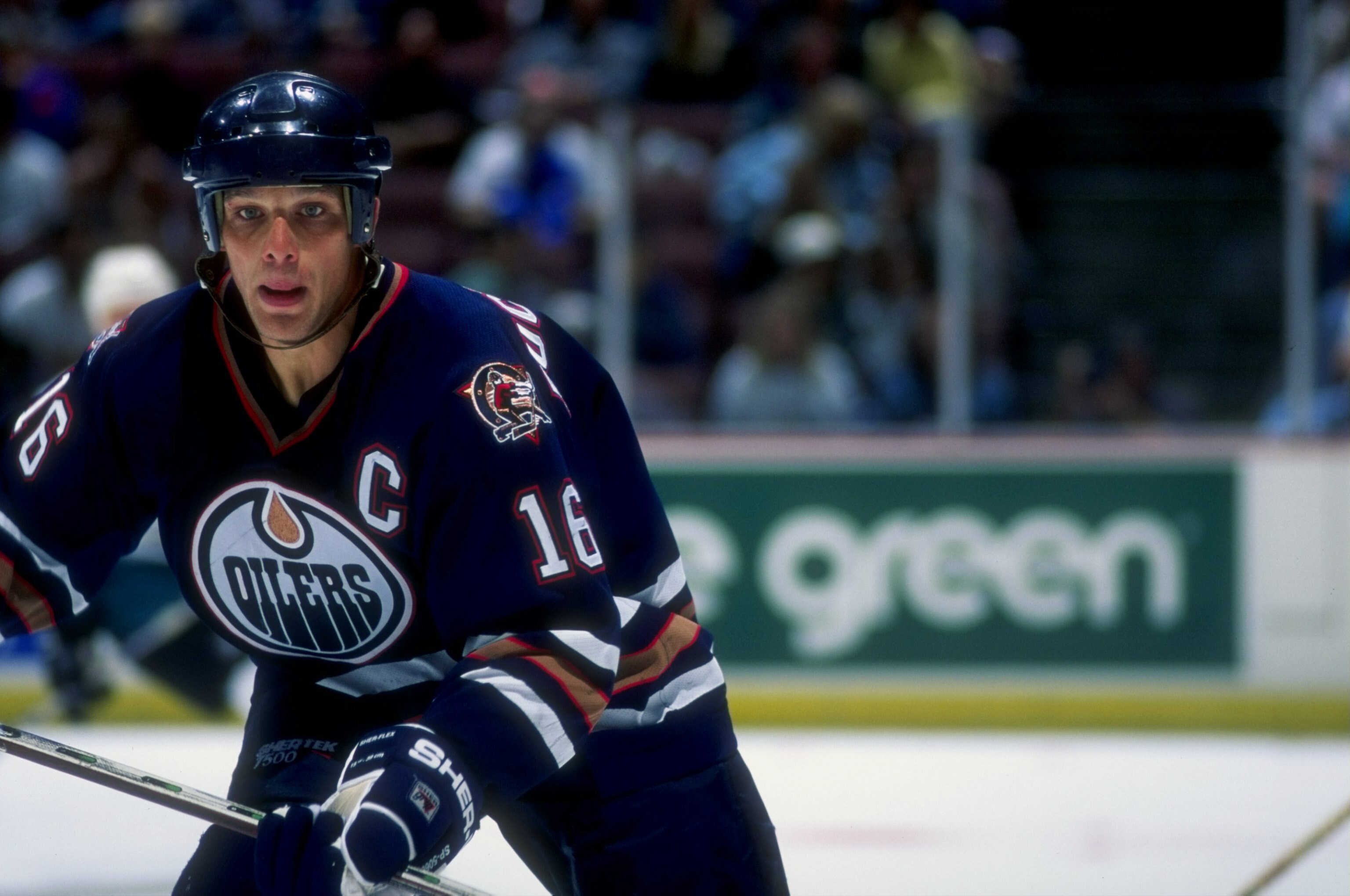 20 Sep 1997:  Leftwinger Kelly Buchberger of the Edmonton Oilers in action against the Anaheim Mighty Ducks during a game at Arrowhead Pond in Anaheim, California.  The game ended in a 5-5 tie in overtime. Mandatory Credit: Elsa Hasch  /Allsport