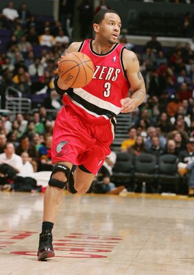 LOS ANGELES - JANUARY 29:  Damon Stoudamire #3 of the Portland Trail Blazers moves the ball during the game with the Los Angeles Lakers on February 2, 2005 at the Staples Center in Los Angeles, California. The Lakers won 92-79  NOTE TO USER: User expressl