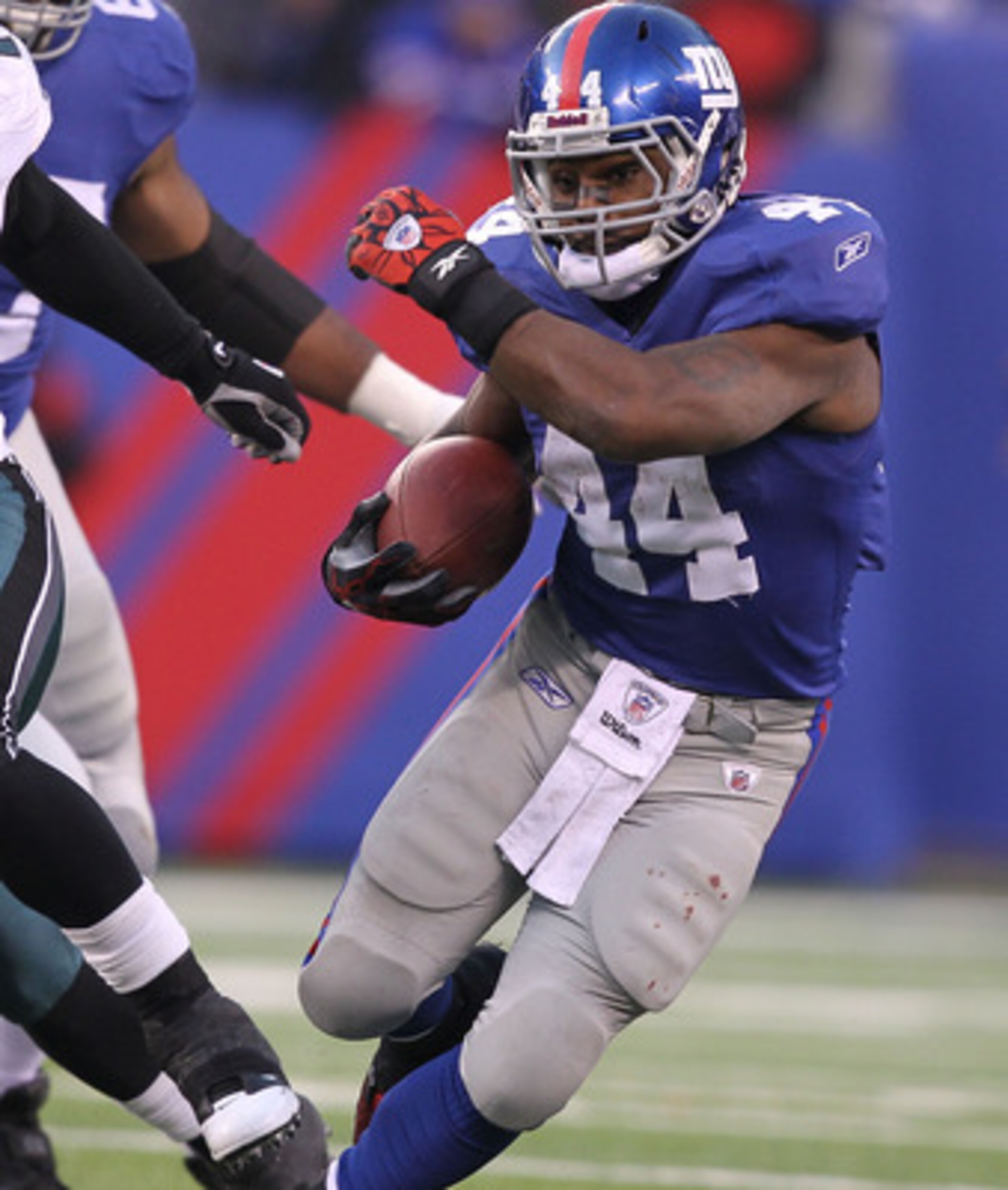 EAST RUTHERFORD, NJ - DECEMBER 19: Ahmad Bradshaw #44 of the New York Giants runs against the Philadelphia Eagles during their game on December 19, 2010 at The New Meadowlands Stadium in East Rutherford, New Jersey. (Photo by Al Bello/Getty Images) EAST RUTHERFORD, NJ - DECEMBER 19: Ahmad Bradshaw #44 of the New York Giants runs against the Philadelphia Eagles during their game on December 19, 2010 at The New Meadowlands Stadium in East Rutherford, New Jersey. (Photo by Al Bello/Getty Images)