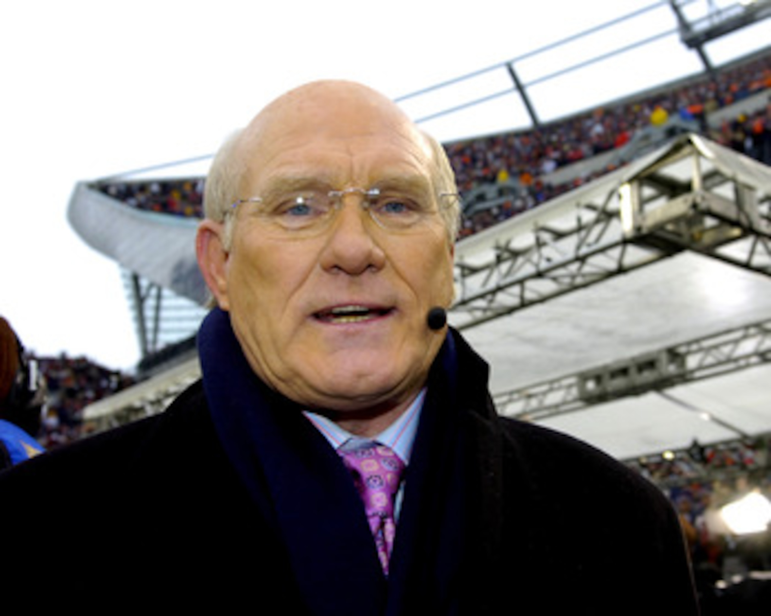 Terry Bradshaw on the sidelines  before the NFC Championship  game as the Chicago Bears host the New Orleans Saints Jan. 21, 2007 at Soldier Field, Chicago.  (Photo by Al Messerschmidt/Getty Images)