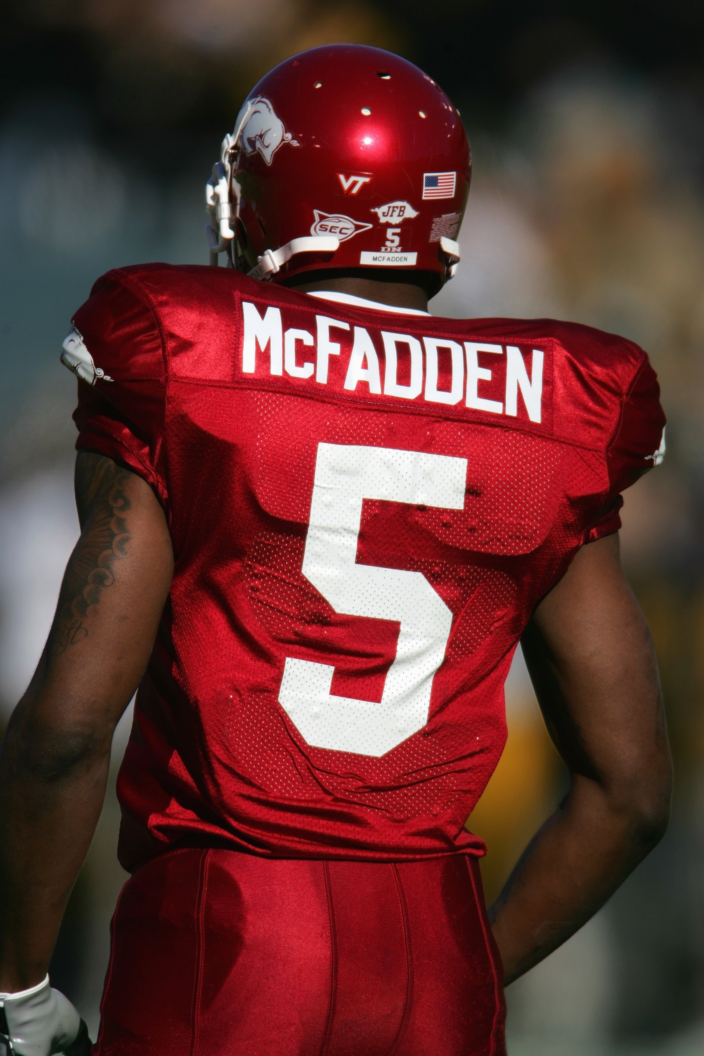 DALLAS - JANUARY 1: Darren McFadden #5 of the Arkansas Razorbacks looks on against the Missouri Tigers during the AT&T Cotton Bowl Classic on January 1, 2008 at the Cotton Bowl in Dallas, Texas. (Photo by Ronald Martinez/Getty Images)