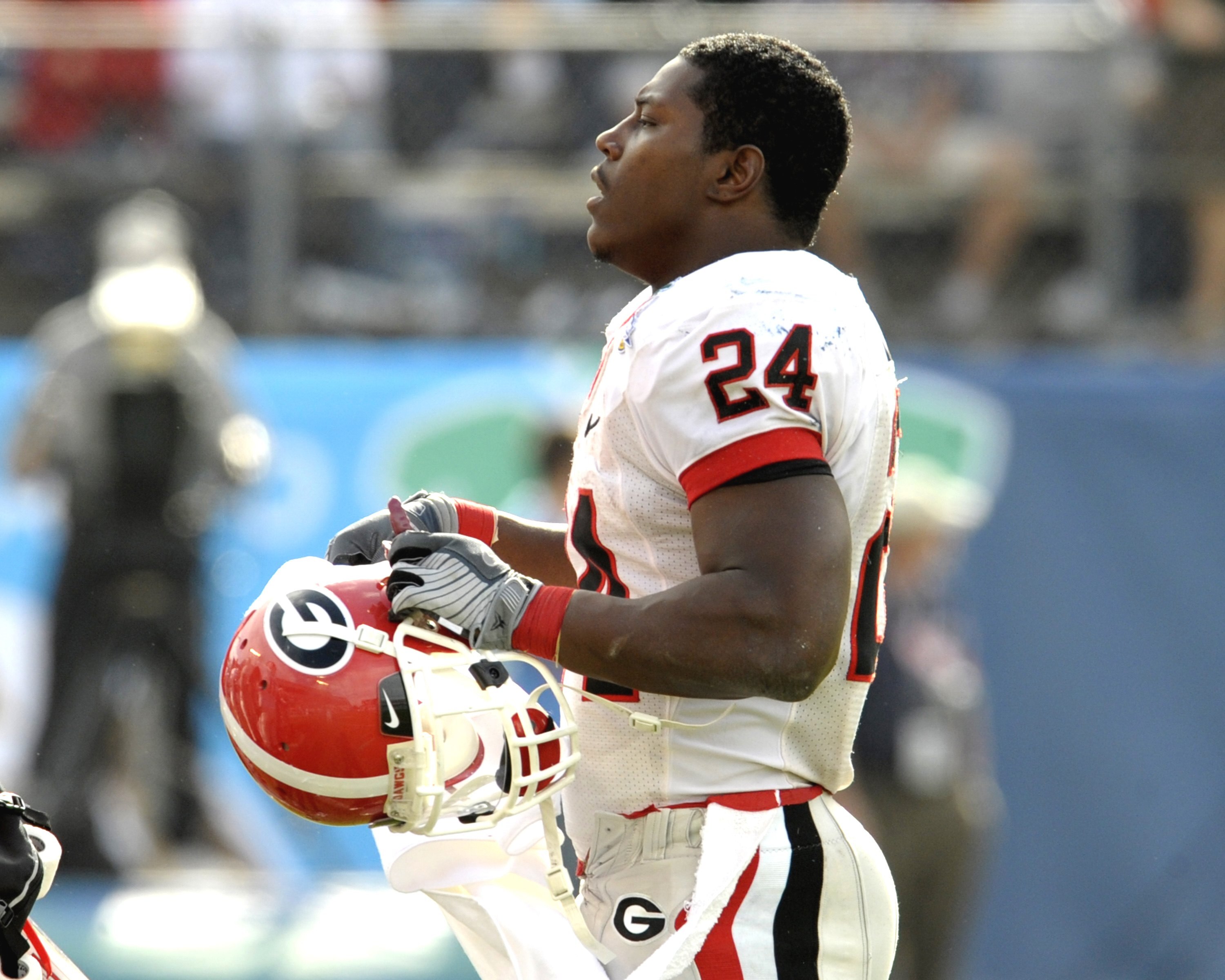ORLANDO, FL - JANUARY 1: Running back Knowshon Moreno #24 of the University of Georgia sets for play against the Michigan State Spartans at the 2009 Capital One Bowl at the Citrus Bowl on January 1, 2009 in Orlando, Florida.  (Photo by Al Messerschmidt/Ge