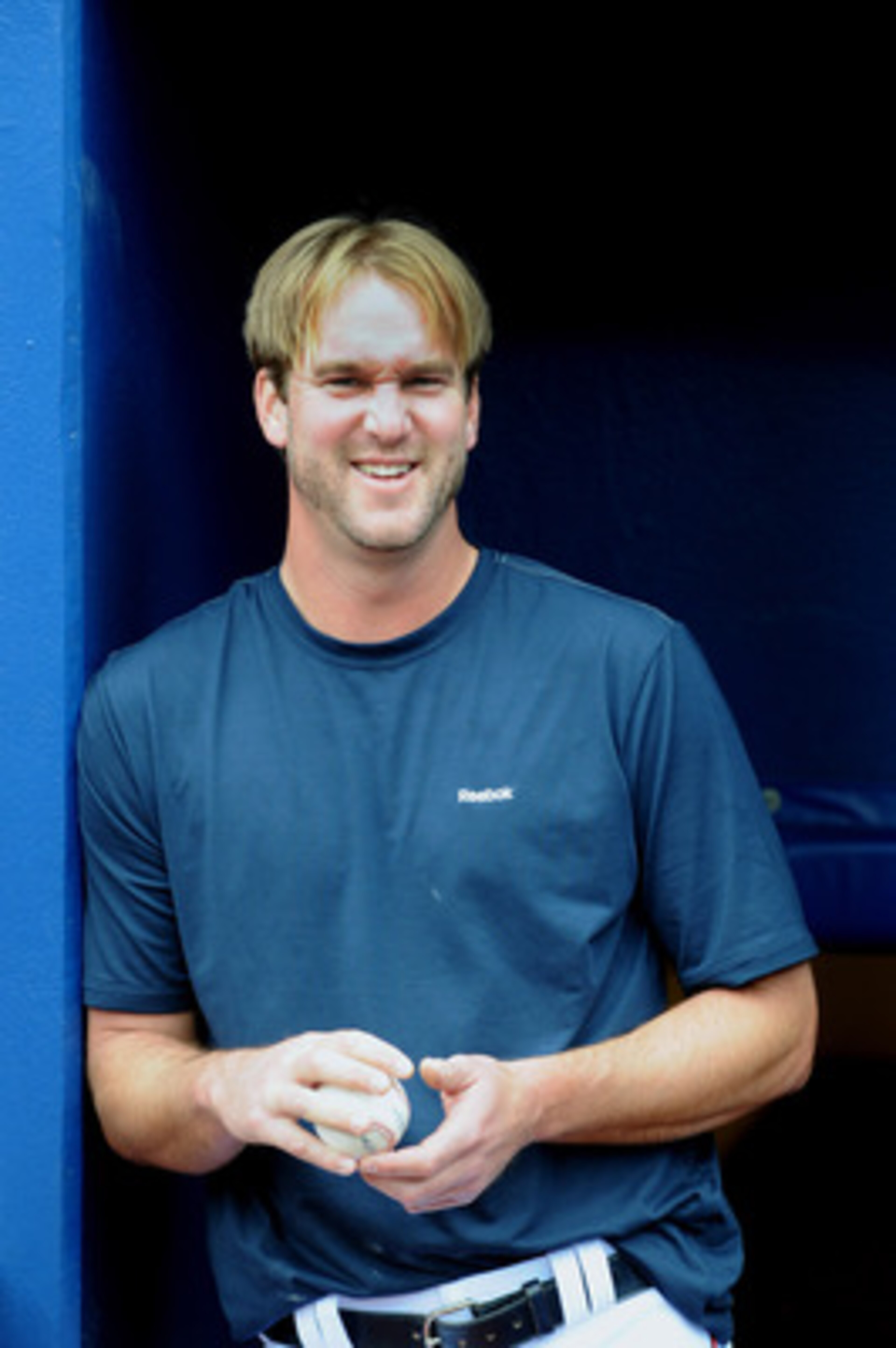 ATLANTA - APRIL 10: Pitcher Derek Lowe #32 of the Atlanta Braves watches batting practice before starting against the Washington Nationals April 10, 2009 at Turner Field in Atlanta, Georgia. (Photo by Al Messerschmidt/Getty Images) ATLANTA - APRIL 10: Pitcher Derek Lowe #32 of the Atlanta Braves watches batting practice before starting against the Washington Nationals April 10, 2009 at Turner Field in Atlanta, Georgia. (Photo by Al Messerschmidt/Getty Images)