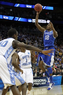 NEWARK, NJ - MARCH 27: Brandon Knight #12 of the Kentucky Wildcats in action against Dexter Strickland #1 of the North Carolina Tar Heels during the east regional final of the 2011 NCAA men's basketball tournament at Prudential Center on March 27, 2011 i NEWARK, NJ - MARCH 27: Brandon Knight #12 of the Kentucky Wildcats in action against Dexter Strickland #1 of the North Carolina Tar Heels during the east regional final of the 2011 NCAA men's basketball tournament at Prudential Center on March 27, 2011 i