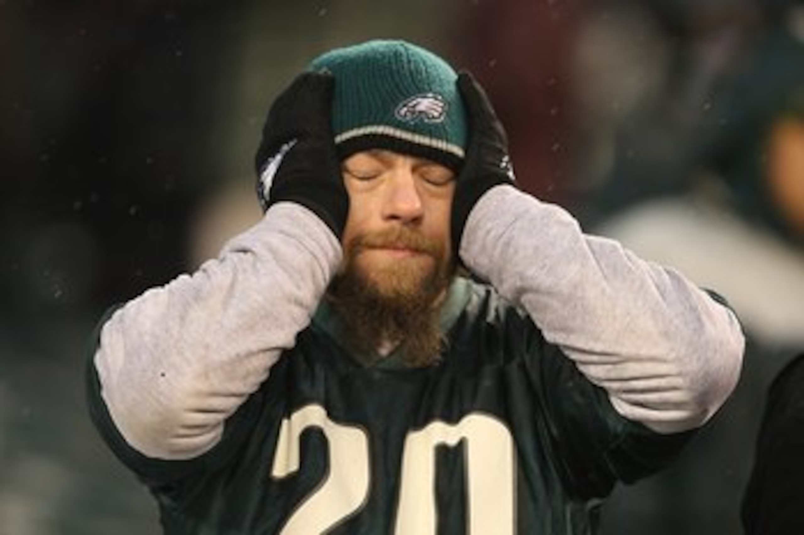 PHILADELPHIA - DECEMBER 2:  A fan of the Philadelphia Eagles reacts during the NFL game against the Seattle Seahawks at the Lincoln Financial Field on December 2, 2007 in Philadelphia, Pennsylvania. (Photo by Al Bello/Getty Images)