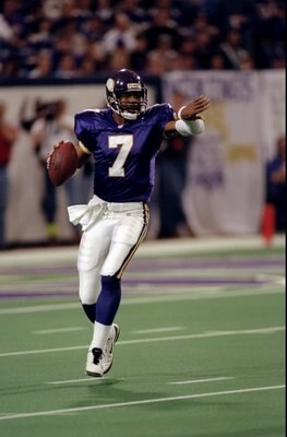 22 Nov 1998:  Quarterback Randall Cunningham #7 of the Minnesota Vikings in action during the game against the Green Bay Packers at the HHH Metrodome in Minneapolis, Minnesota. The Vikings defeated the Packers 28-14. Mandatory Credit: Jonathan Daniel  /Al