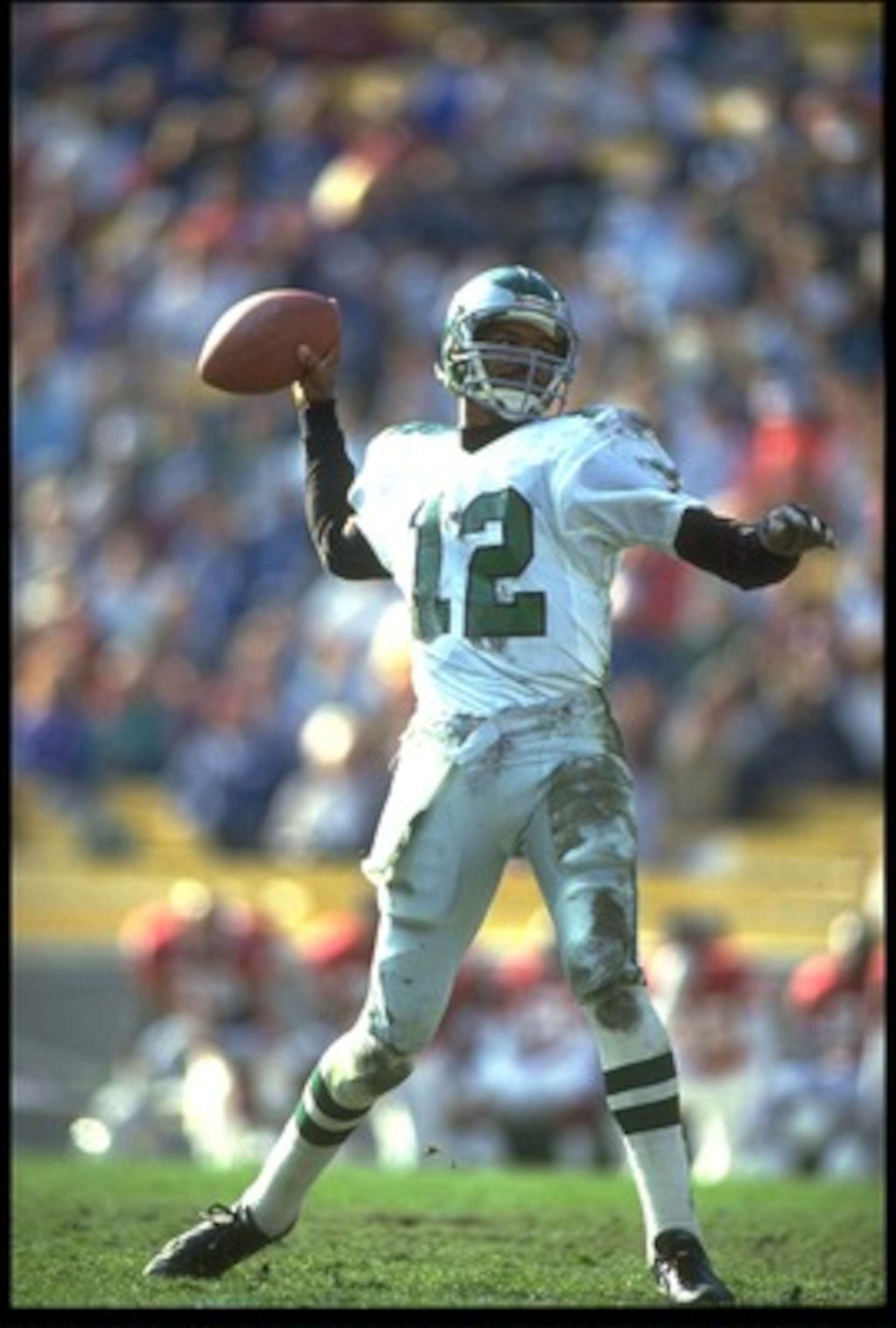 22 Dec 1990: PHILADELPHIA EAGLES QUARTERBACK RANDALL CUNNINGHAM SETS TO THROW DURING THE EAGLES 23-21 WIN OVER THE PHOENIX CARDINALS AT SUN DEVIL STADIUM IN TEMPE, ARIZONA.