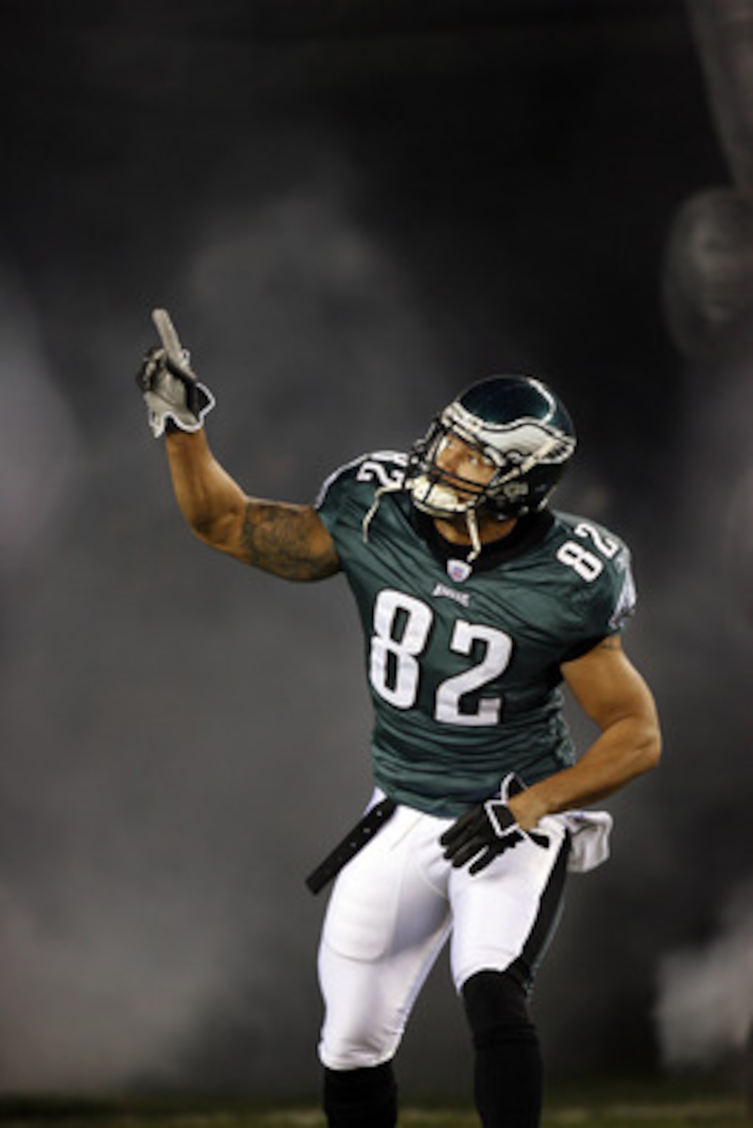 Philadelphia Eagles tight end L.J. Smith (82) in action during pre game against the Carolina Panthers at Lincoln Financial Field, in Philadelphia, PA. on December 4th, 2006. Philadelphia defeated the Panthers 27-24. (Photo by Allen Kee/Getty Images)