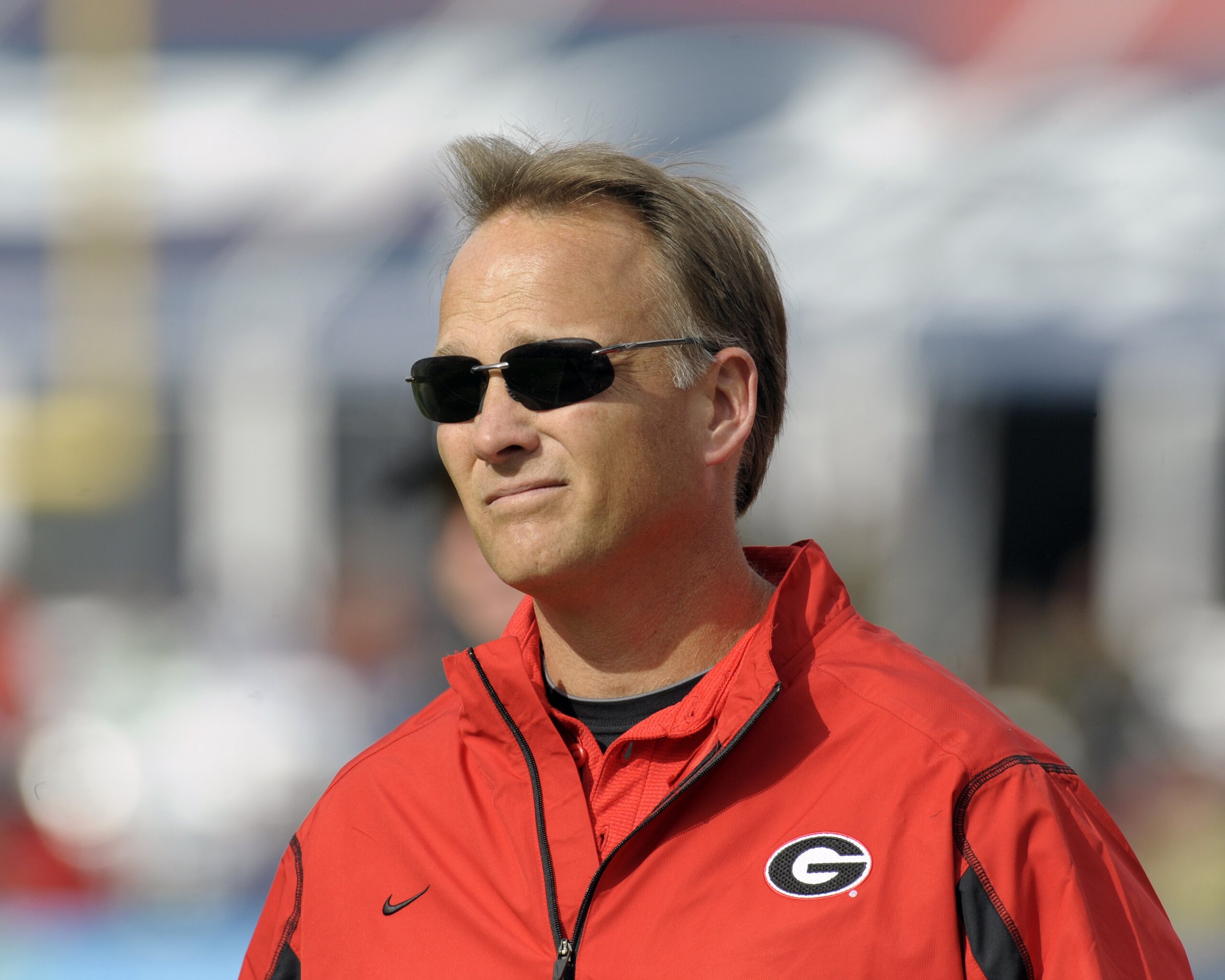 ORLANDO, FL - JANUARY 1: Coach Mark Richt of the University of Georgia directs play against the Michigan State Spartans at the 2009 Capital One Bowl at the Citrus Bowl on January 1, 2009 in Orlando, Florida.  (Photo by Al Messerschmidt/Getty Images)