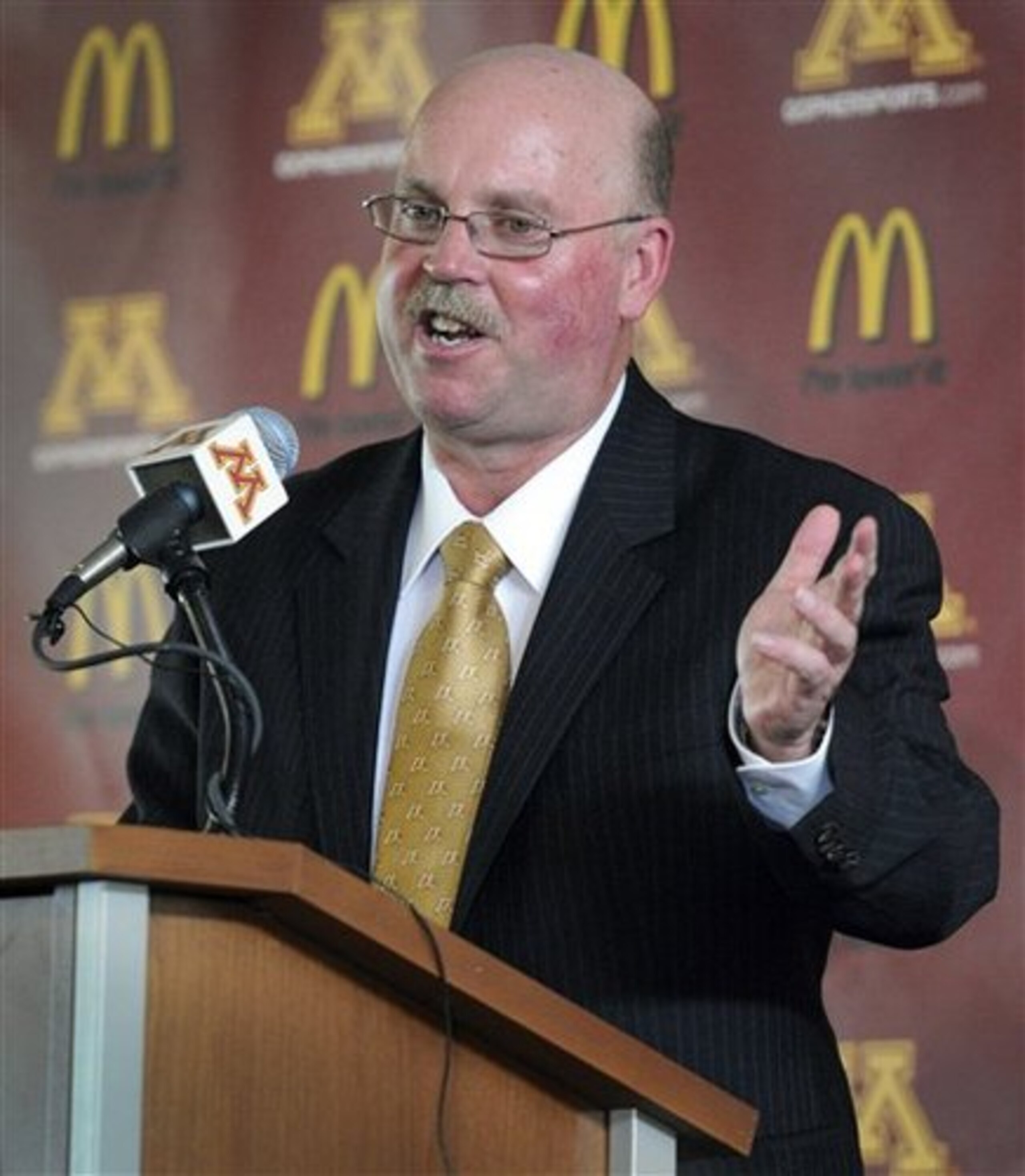 http://www.grandforksherald.com/media/full/jpg/2010/12/06/mn-jerry-kill-press-conference.jpg