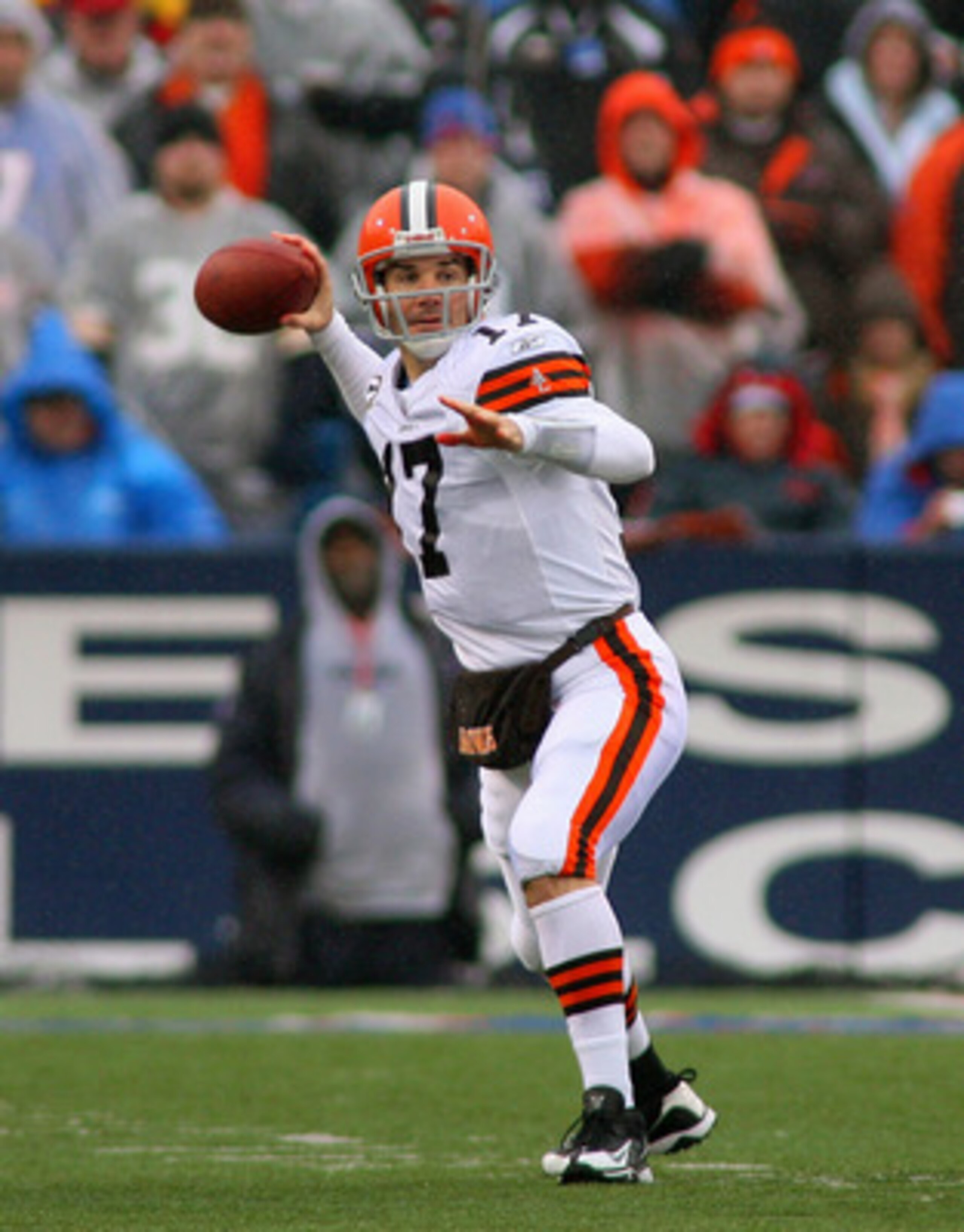 ORCHARD PARK, NY - DECEMBER 12:  Jake Delhomme #17 of the Cleveland Browns readies to pass against the Buffalo Bills  at Ralph Wilson Stadium on December 12, 2010 in Orchard Park, New York.  (Photo by Rick Stewart/Getty Images)