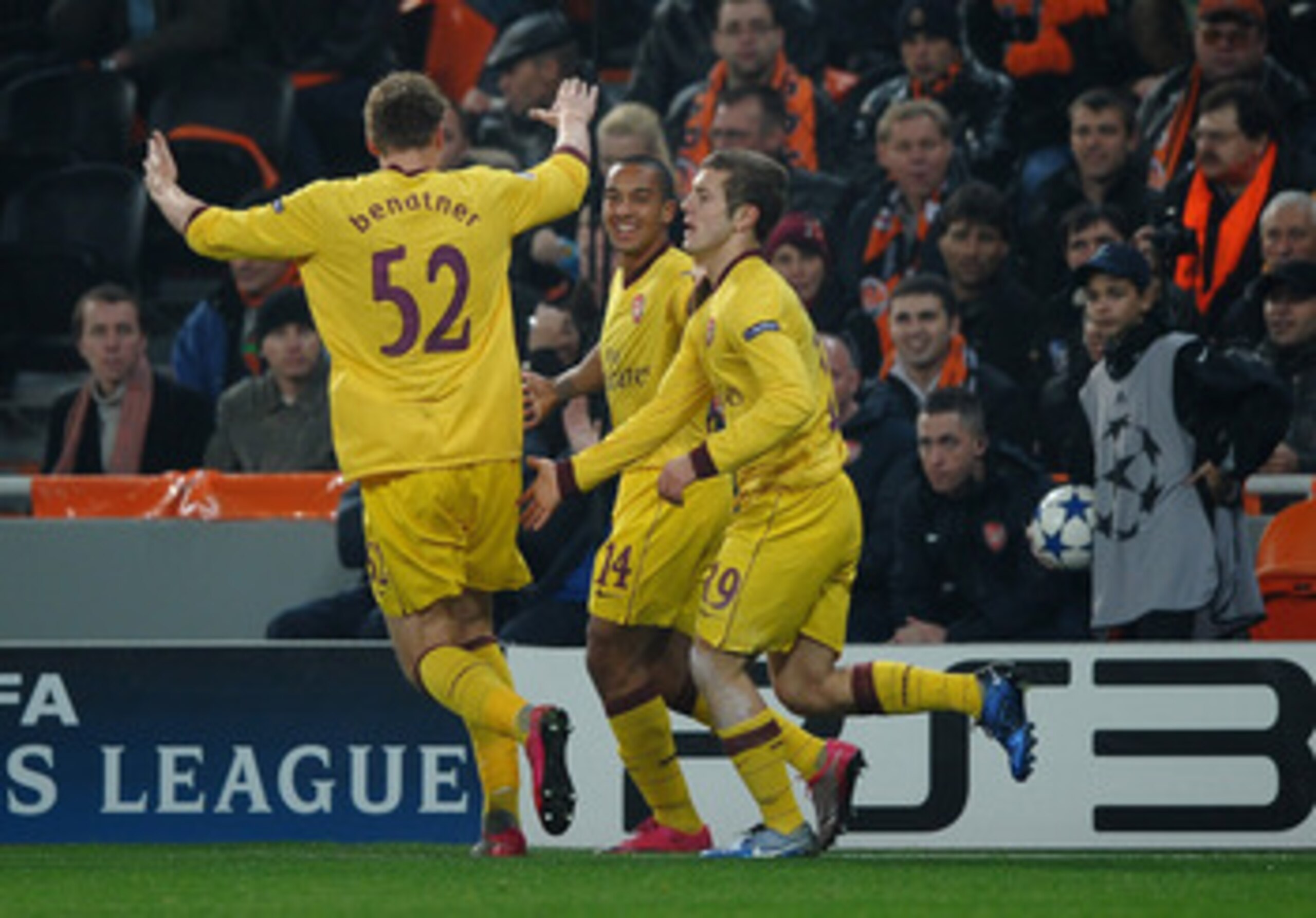 DONETSK, UKRAINE - NOVEMBER 03: Theo Walcott of Arsenal celebrates scoring the opening goal during the Champions League Group H match between FC Shakhtar Donetsk and Arsenal, at the Donbass Arena on November 3, 2010 in Donetsk, Ukraine.  (Photo by Laurenc