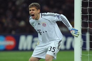 MILAN, ITALY - FEBRUARY 23:  Thomas Kraft of FC Bayern Muenchen issues instructions during the UEFA Champions League round of 16 first leg match between Inter Milan v FC Bayern Muenchen on February 23, 2011 in Milan, Italy.  (Photo by Valerio Pennicino/Ge